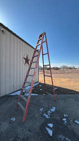 12 ft. Fiberglass Louisville Step Ladder - Image 4