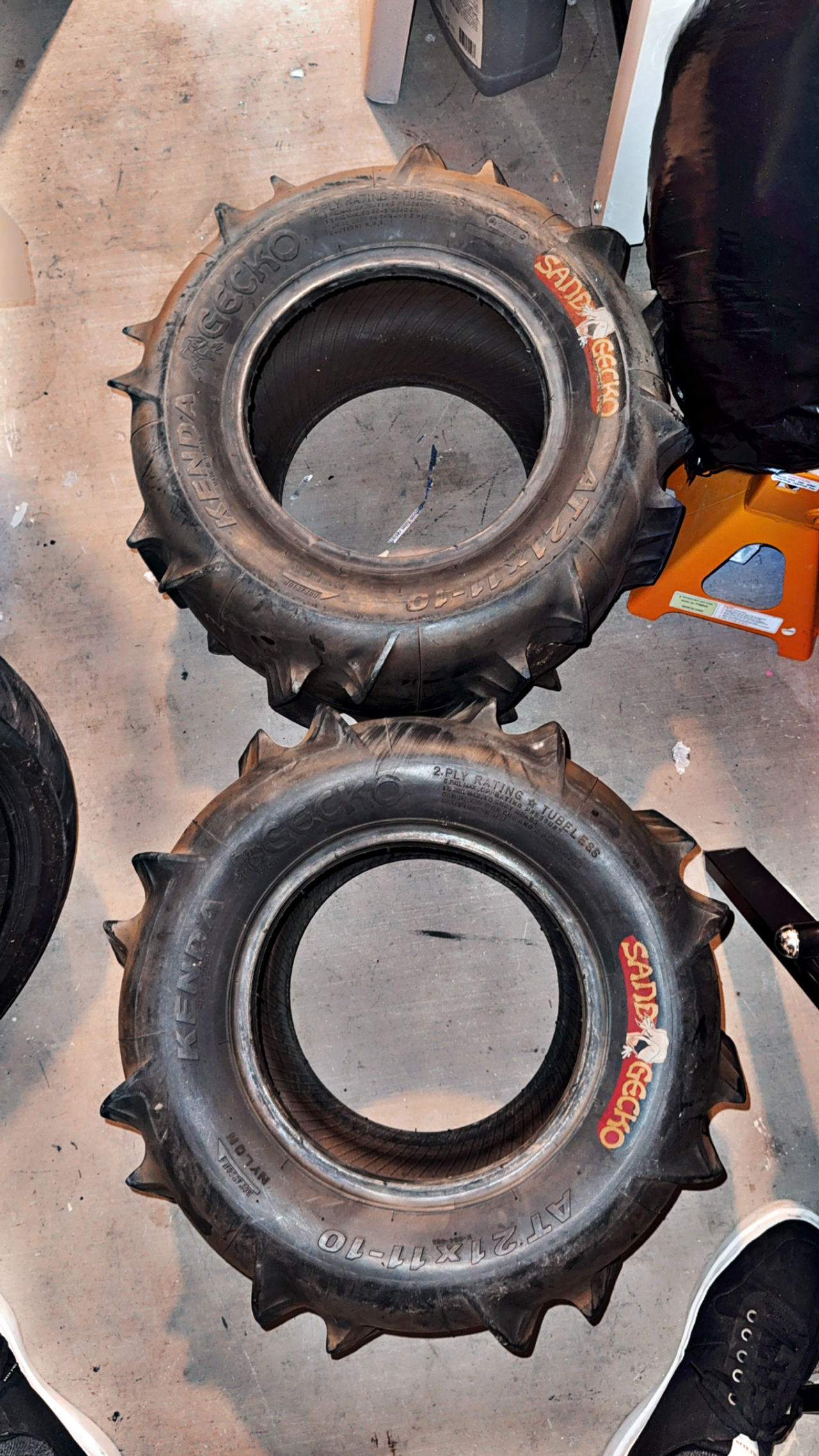 Kenda Sand Gecko AT21x11-10 Tires