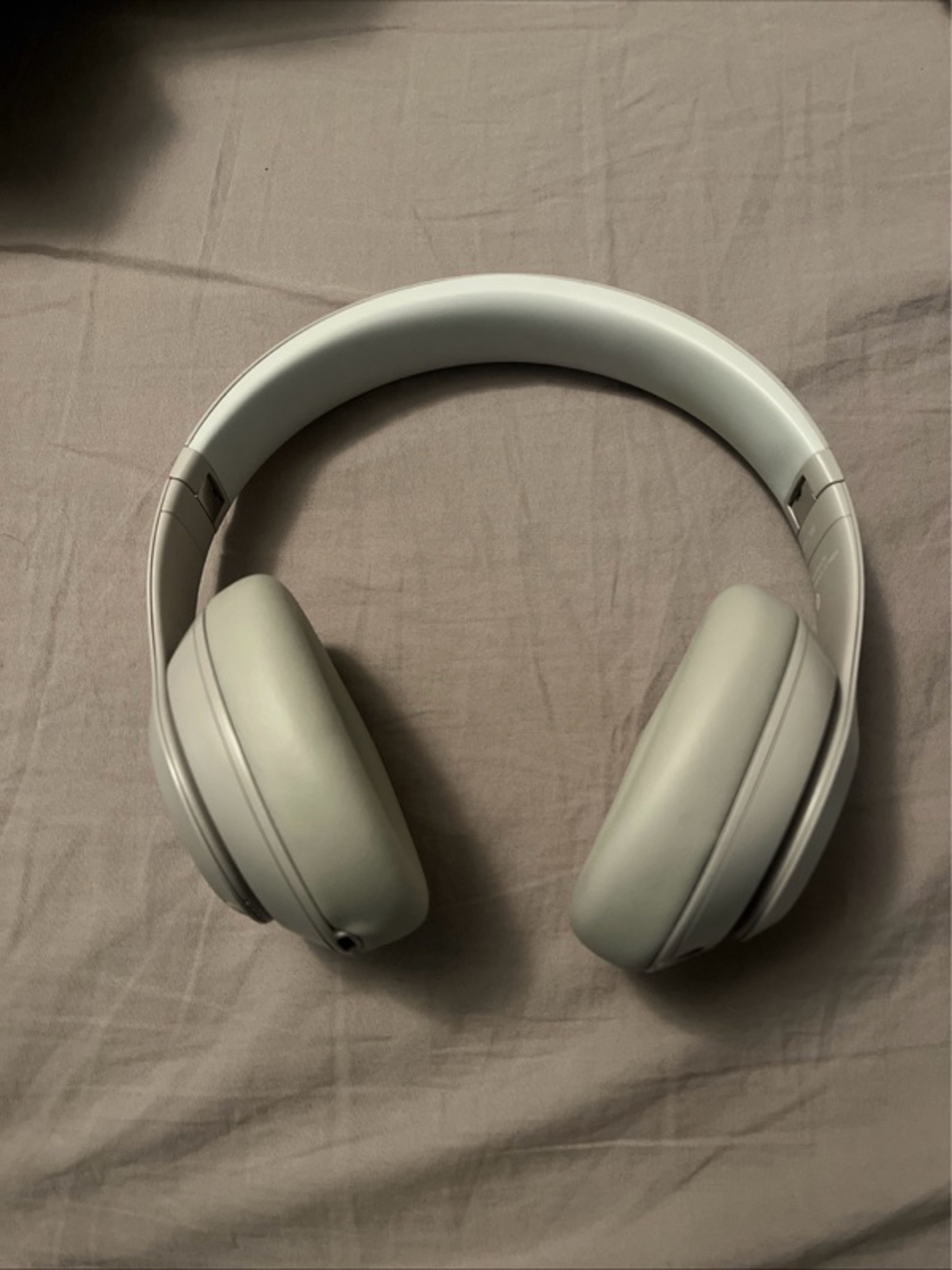 Beats Studio Pro Sandstone