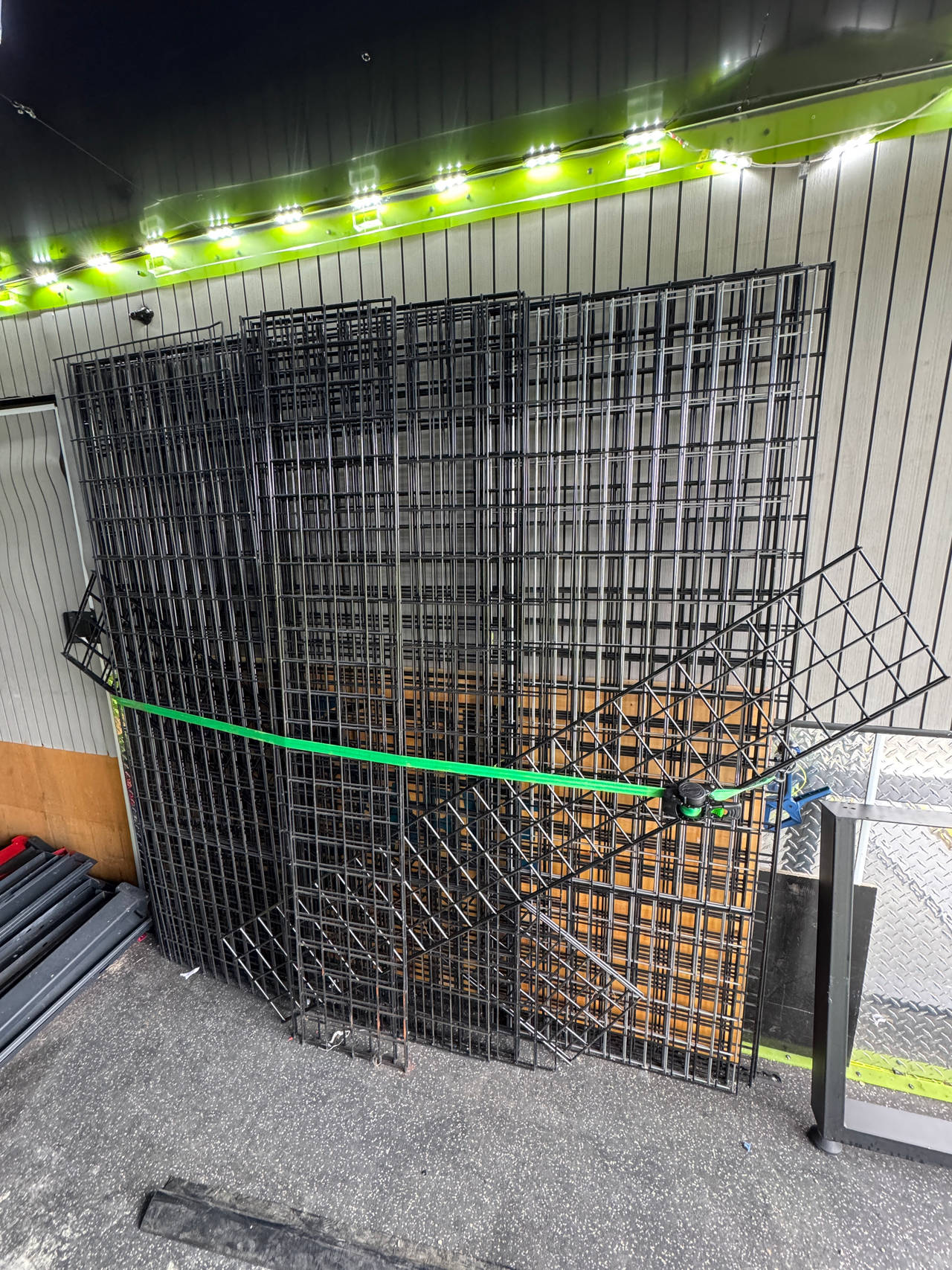 Black Wire Grid Wall Panels & Accessories Set