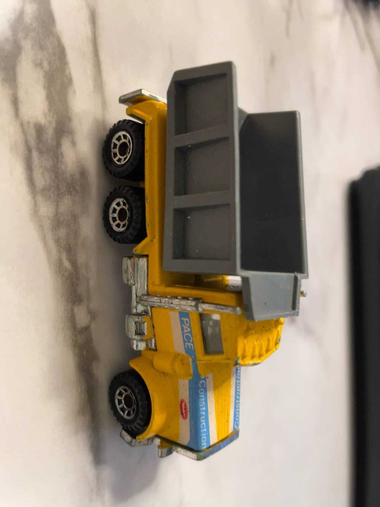 Matchbox Peterbilt Yellow Pace Construction Dump Truck