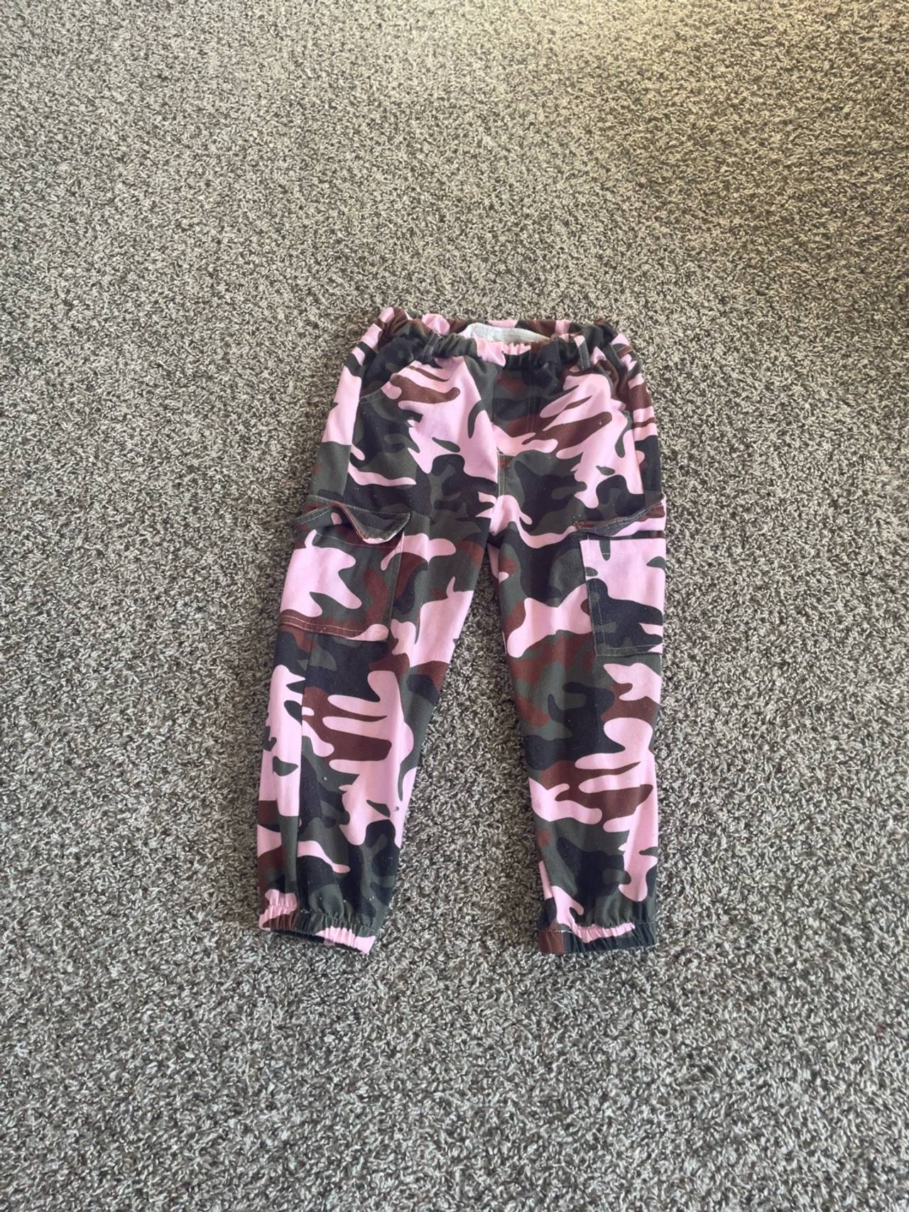 Girls Pink Camouflage Joggers