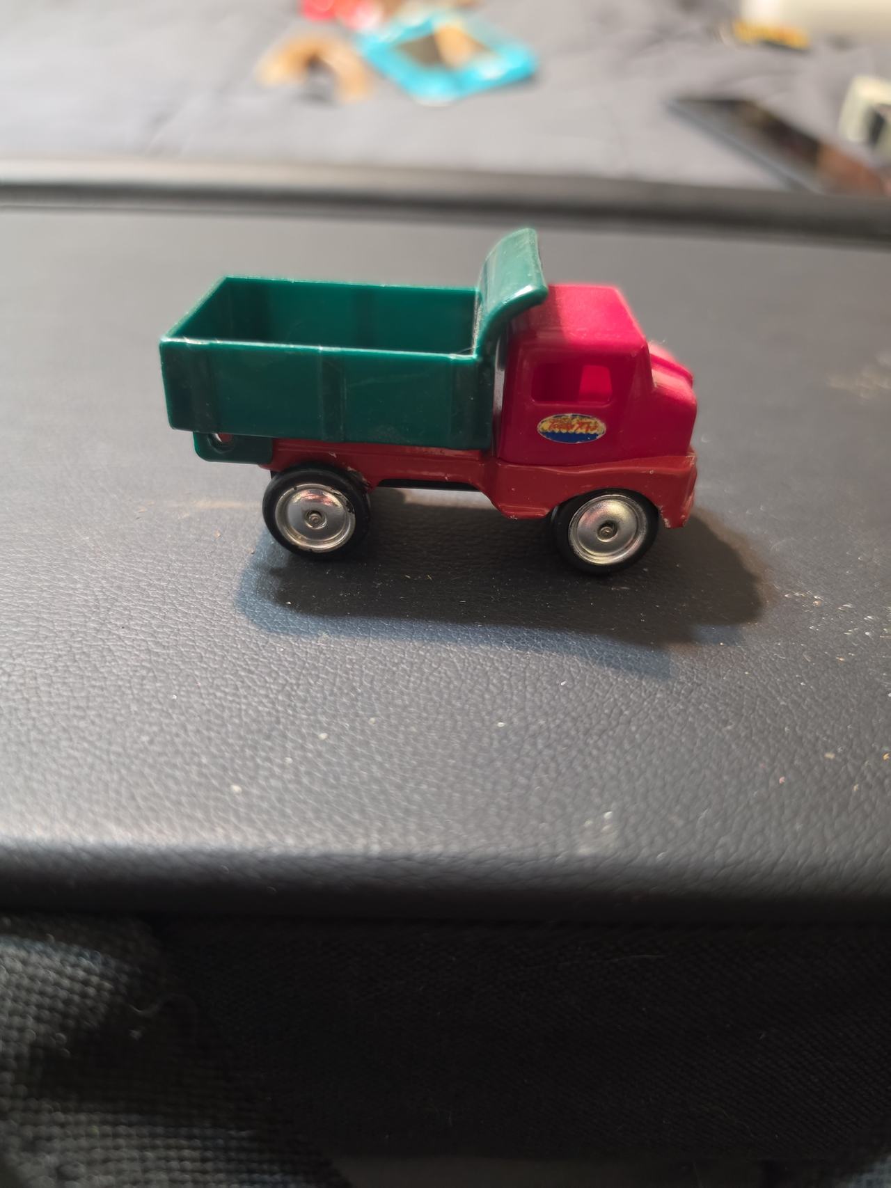 Maisto Fresh Metal Dump Truck