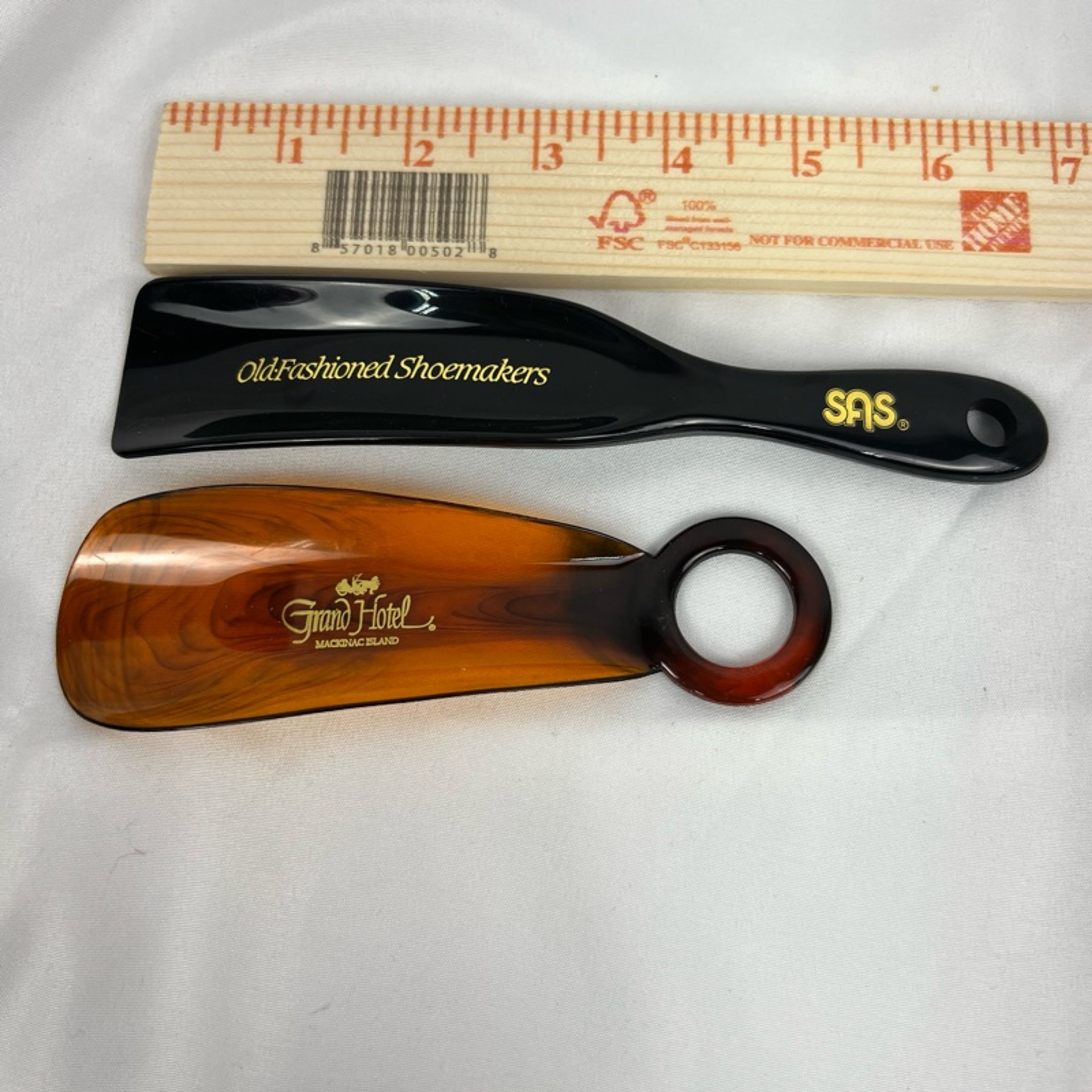Vintage Shoe Horn Lot of 2 Acrylic SAS Old Fashioned Shoemakers Grand Hotel - Image 2