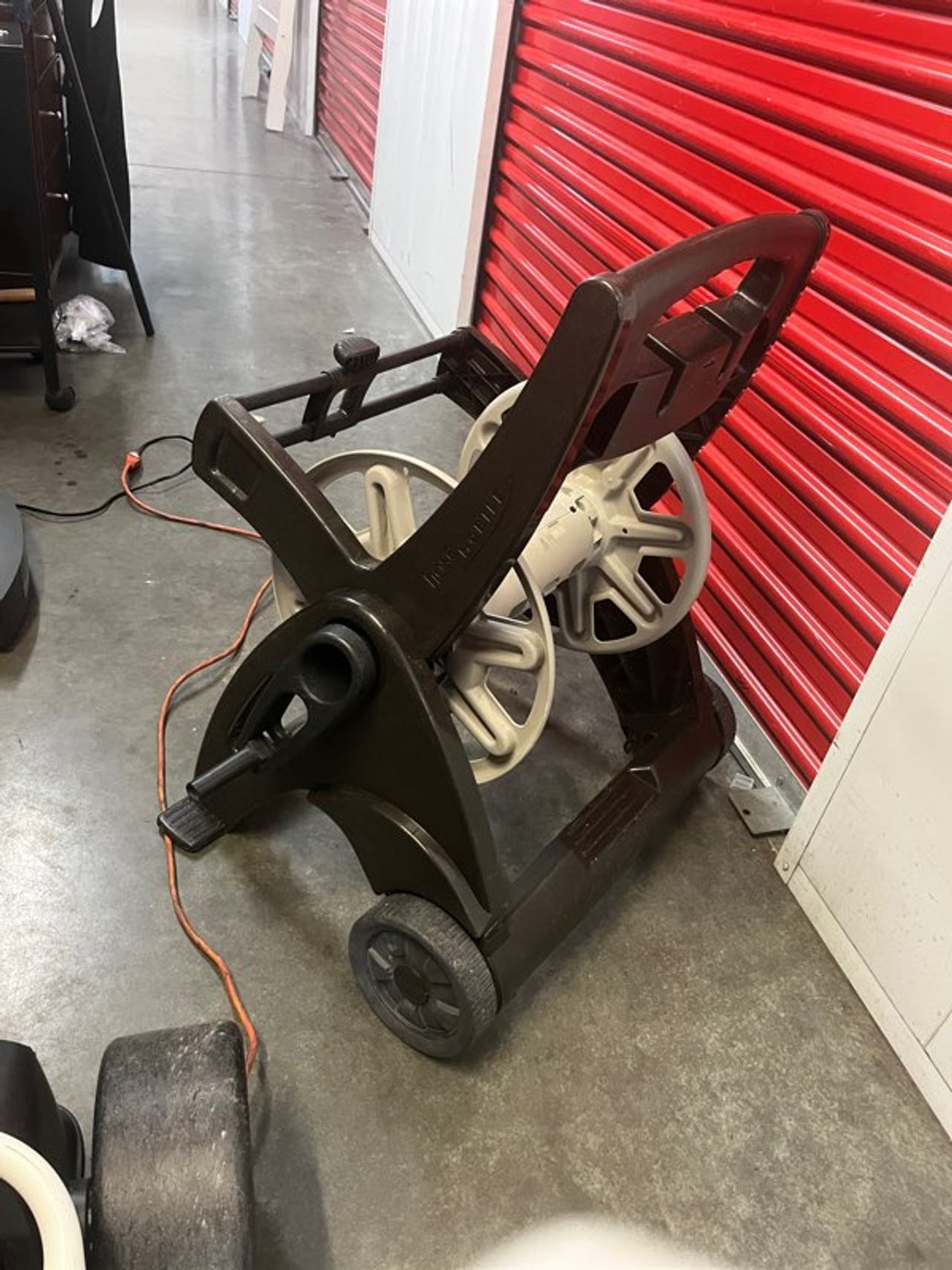 Suncast Mobile Hose Reel Cart