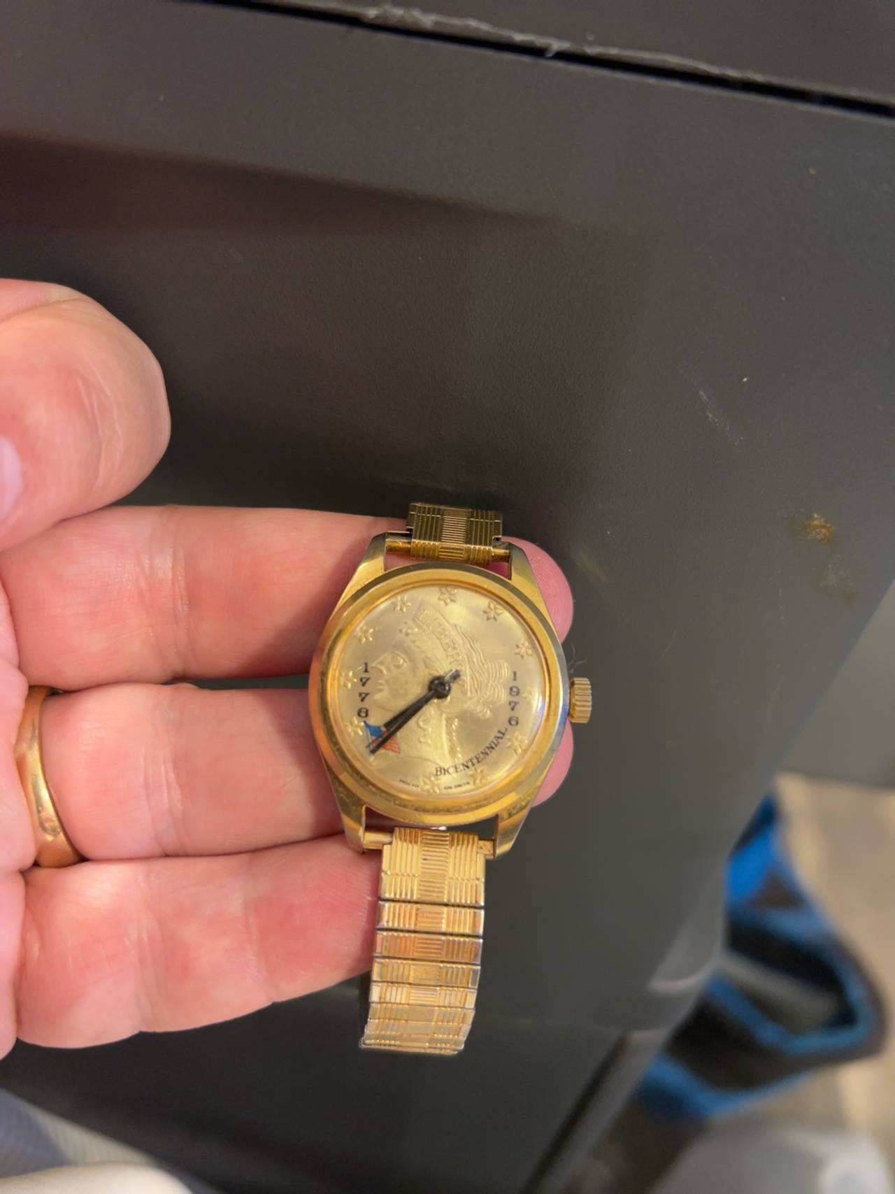 Rouan Bicentennial Coin Watch Gold Tone