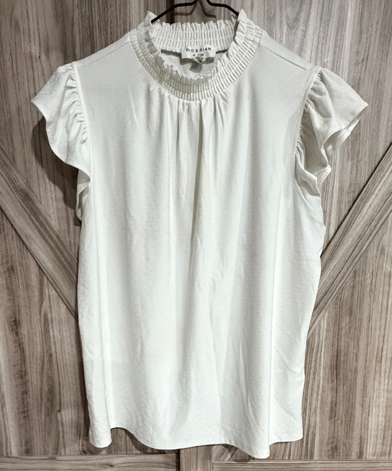 Rio & Rian White Smocked Mock Neck Flutter Sleeve Top Large