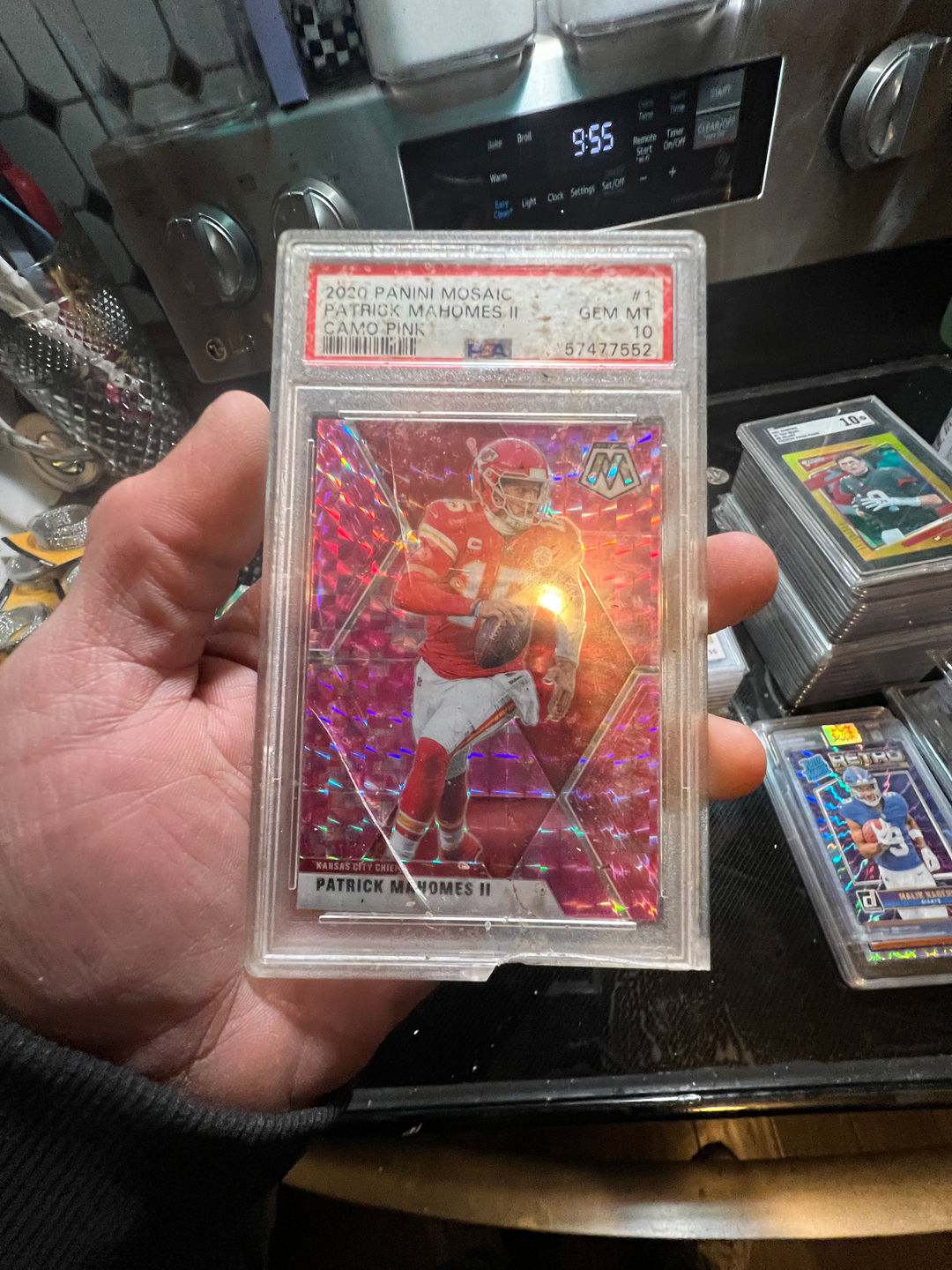 2020 Panini Mosaic Patrick Mahomes II Camo Pink PSA 10