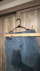 Izod Women's Straight Leg Jeans size 12P Petite - Image 5