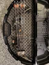 Browning F5 Tornado Compound Bow, Arrows, Hard Case - Image 2
