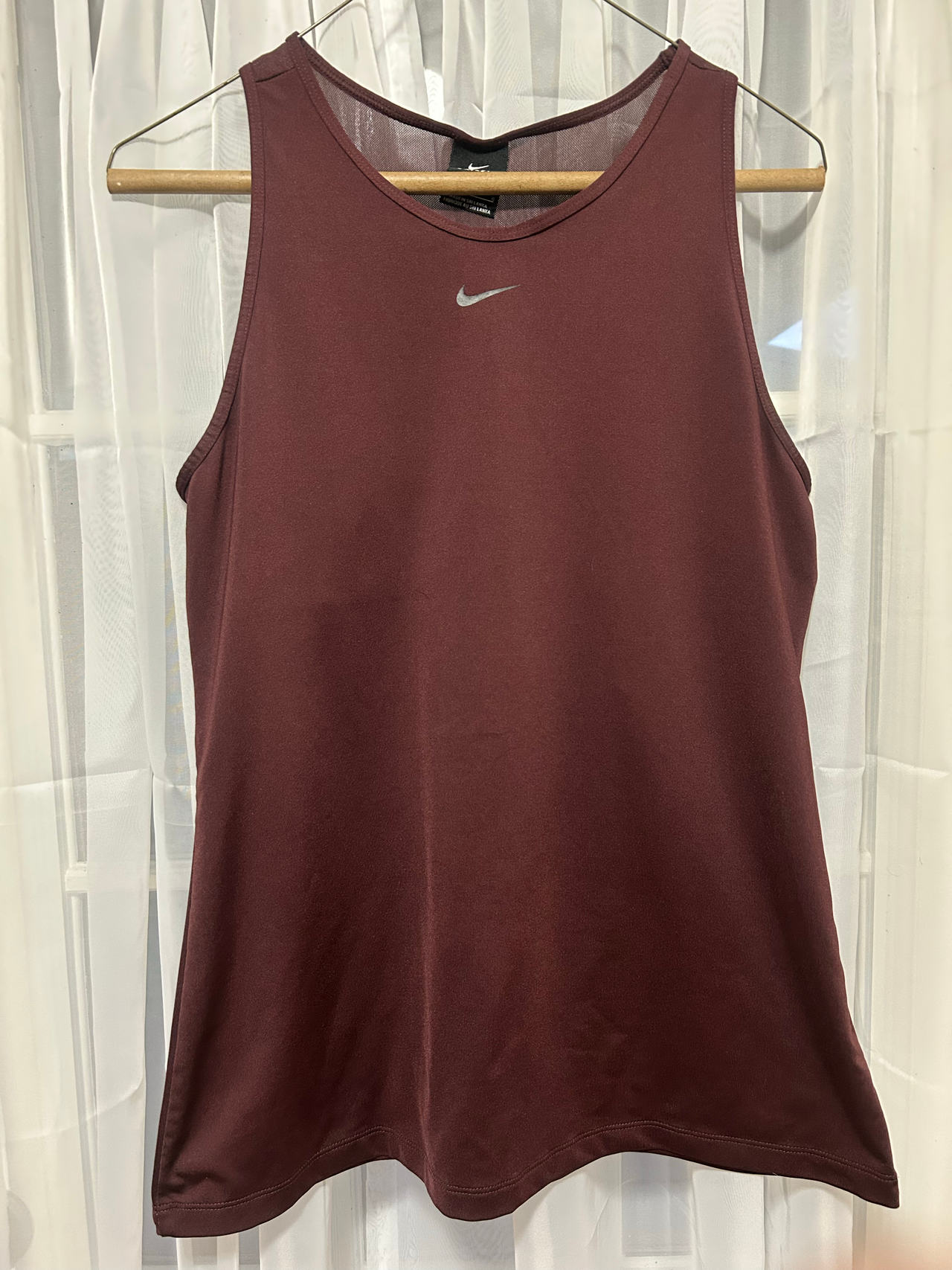 Nike Pro Deluxe Mesh Velvet Logo Tank Top in Burgundy 