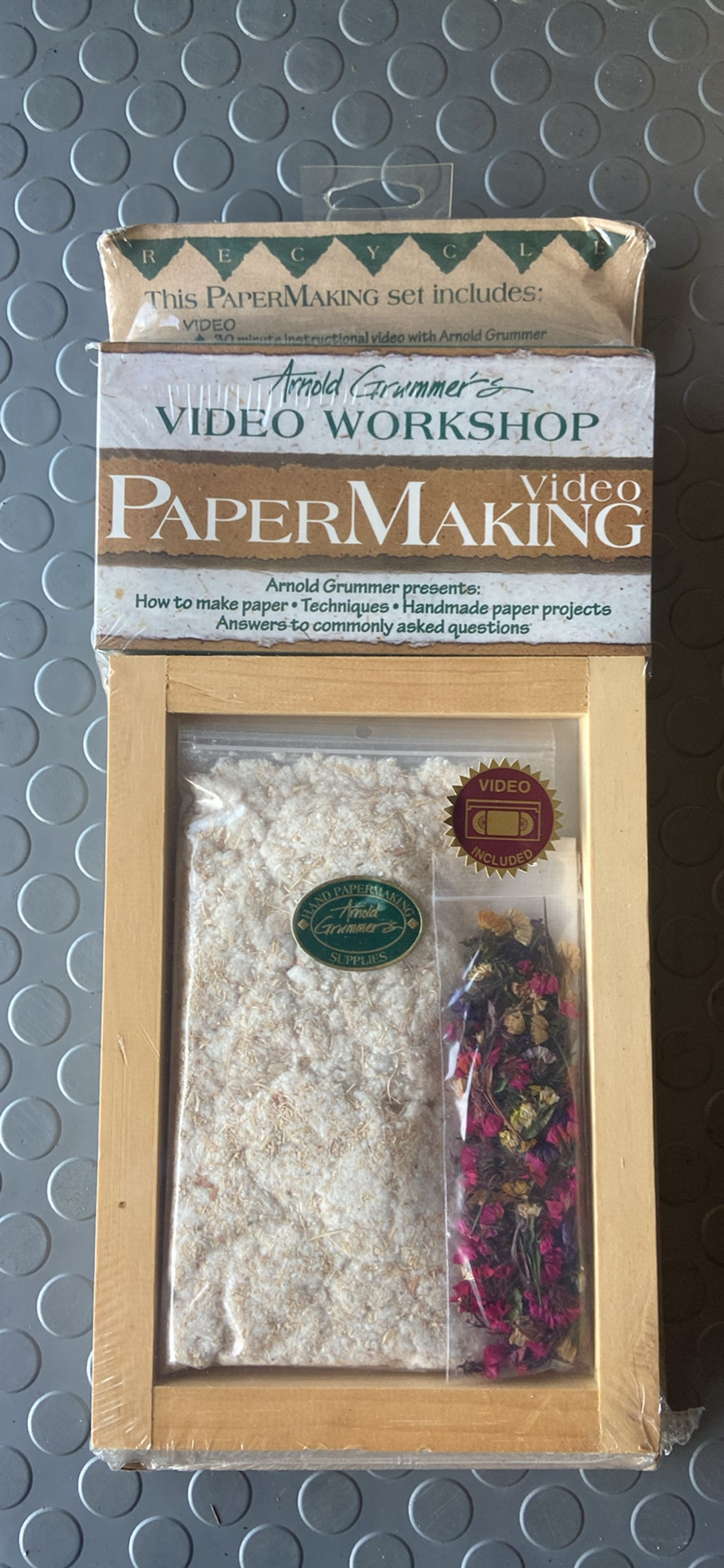Arnold Grummer's Video Workshop Papermaking Kit
