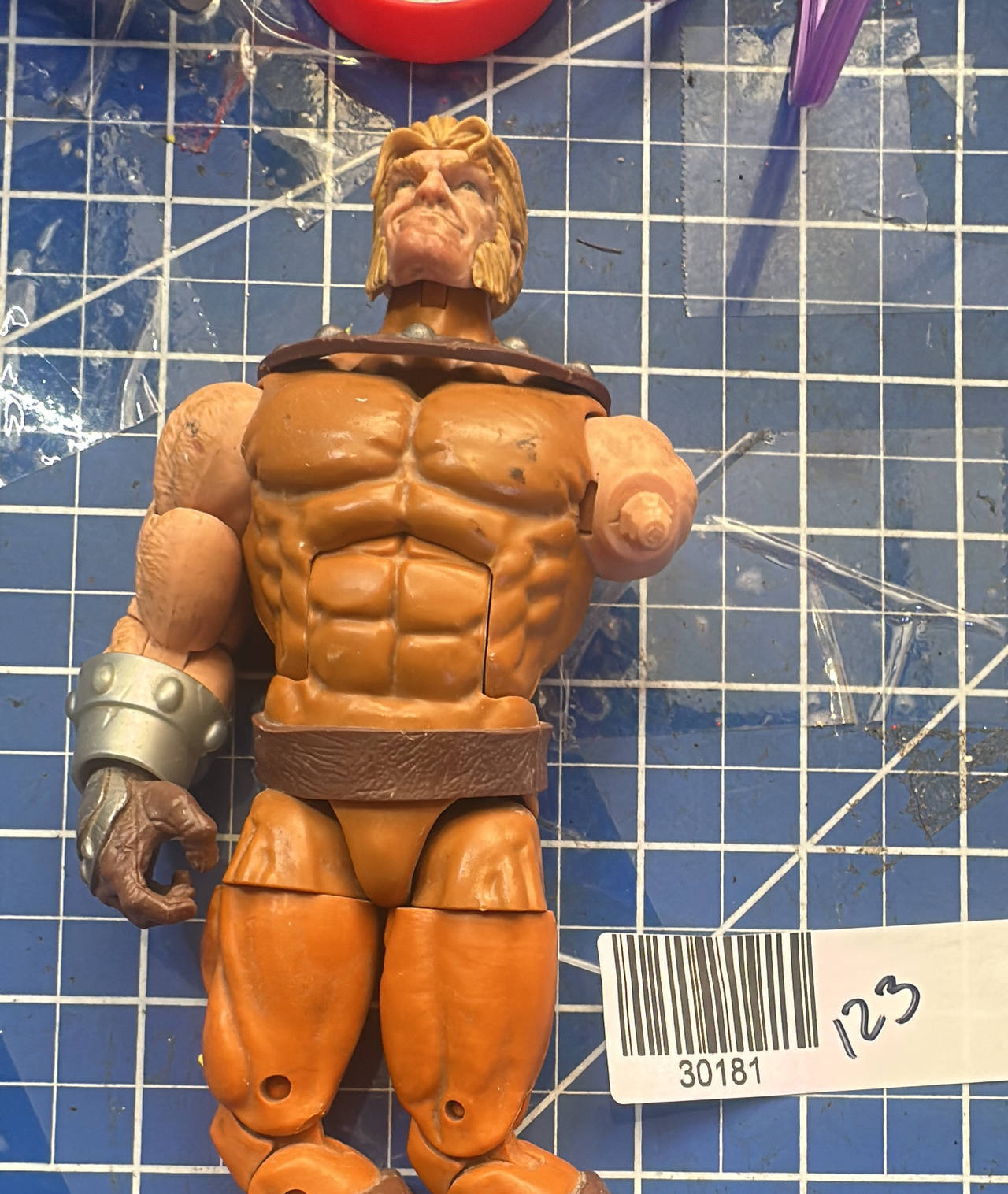 Marvel Legends Sabretooth Action Figure. 123