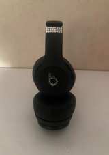 Beats Solo 4 Wireless On-Ear Headphones Matte Black - Image 3