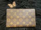 Louis Vuitton Monogram International Wallet - Image 6