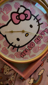 Hello Kitty Wall Clock brand new unopened  - Image 4