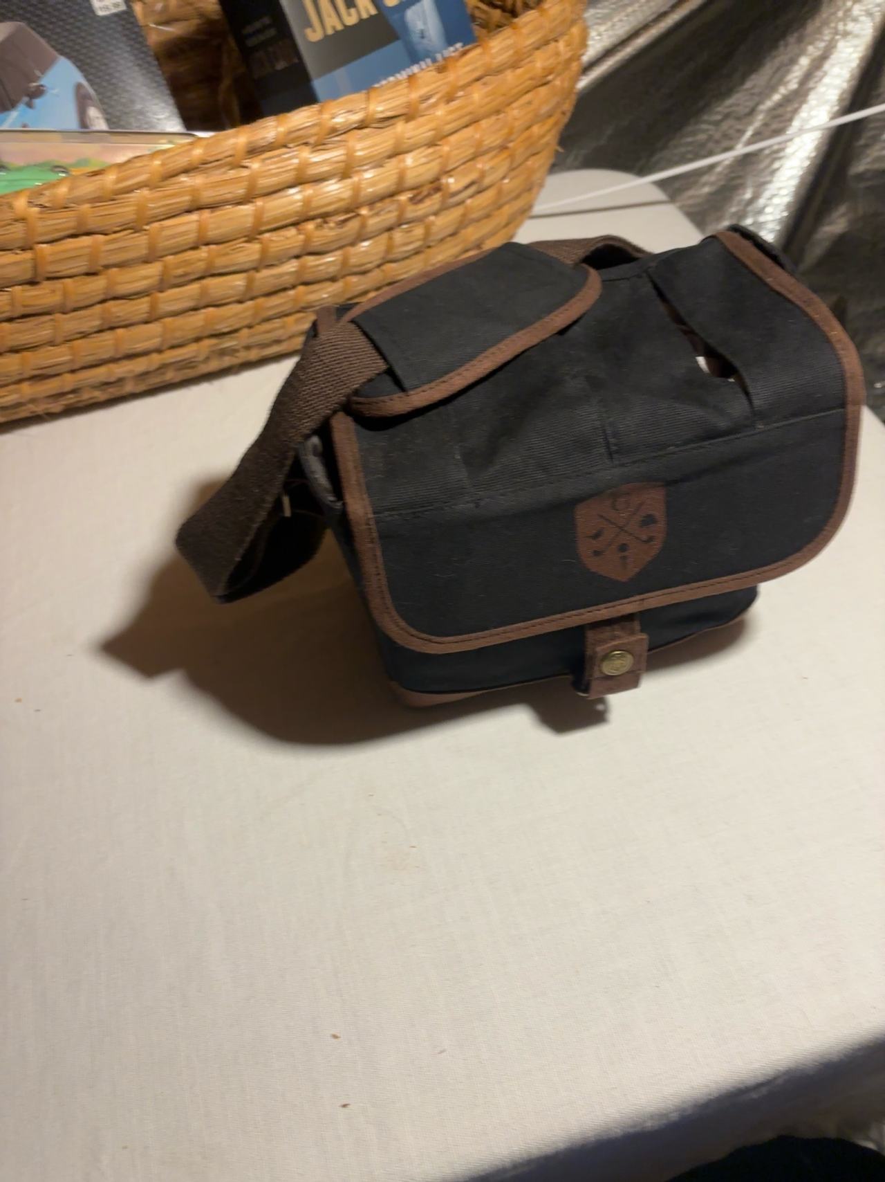 Picnic Time Beer Caddy Cooler Tote Green/Brown