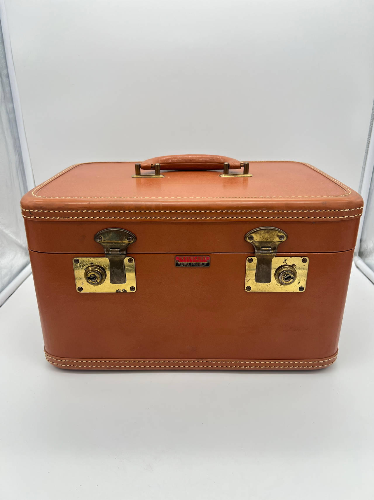 Vintage Travelaire Train Case Vanity Case Brown Hard Luggage Mirror No Key Read
