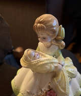 Josef Originals Mother and Baby Figurine - Image 1