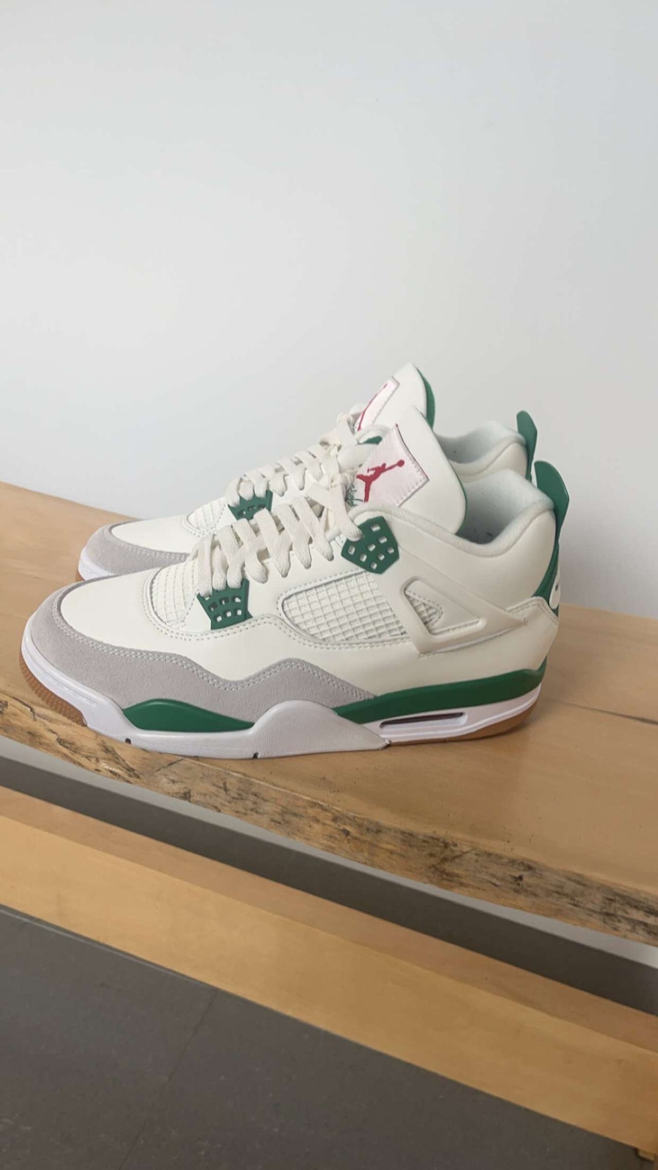Air Jordan 4 Retro