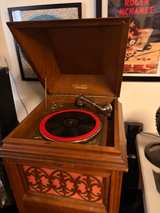 Silvertone Oak Antique Wind-Up Phonograph Record Player - Image 7