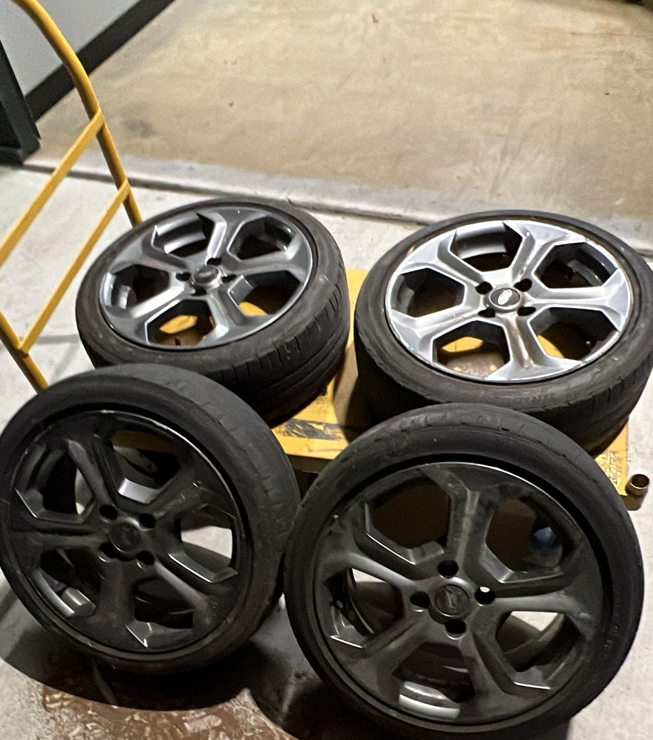 Ford Fiesta 17” Alloy Wheels and tyres