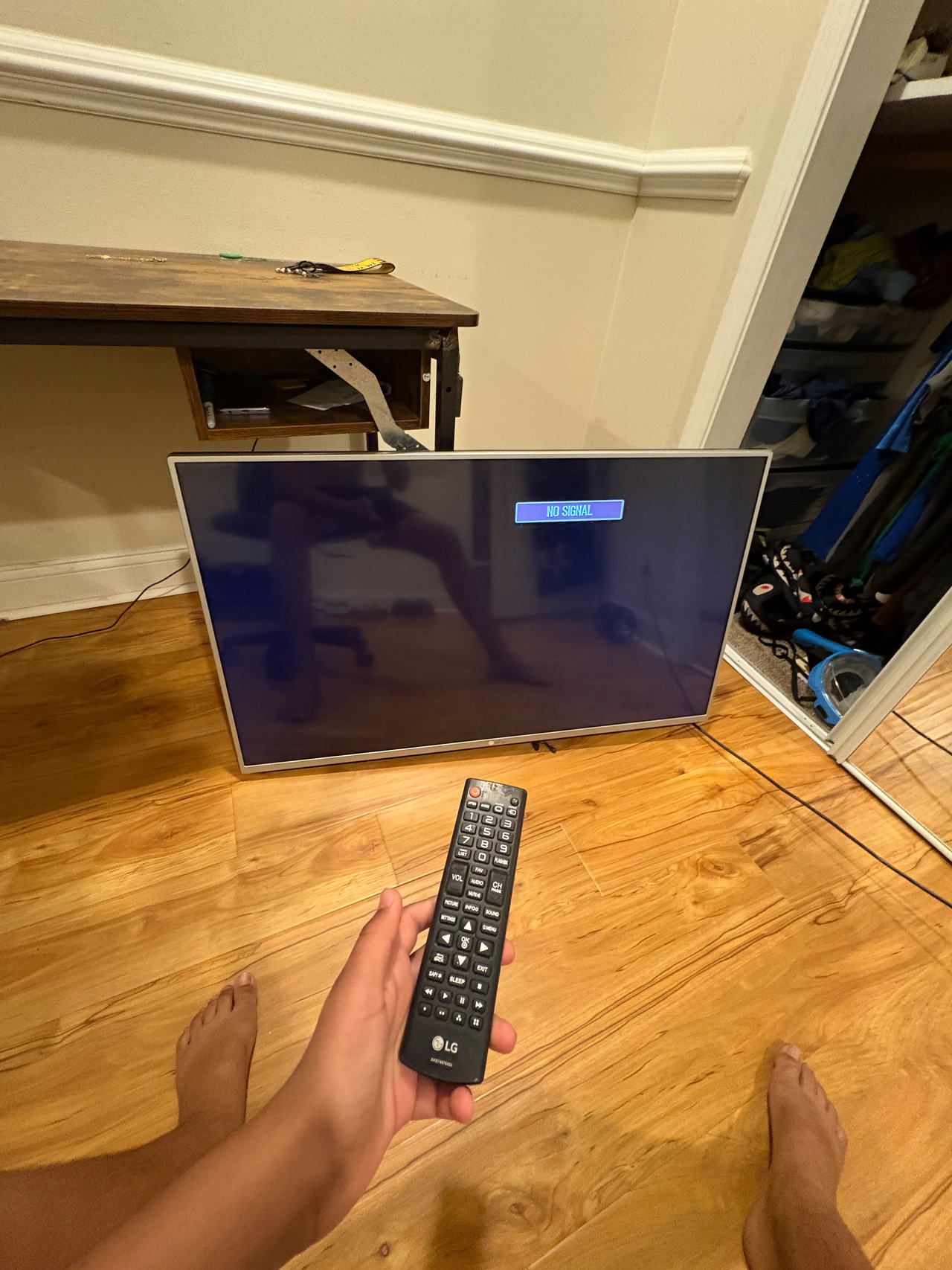 LG TV 38in