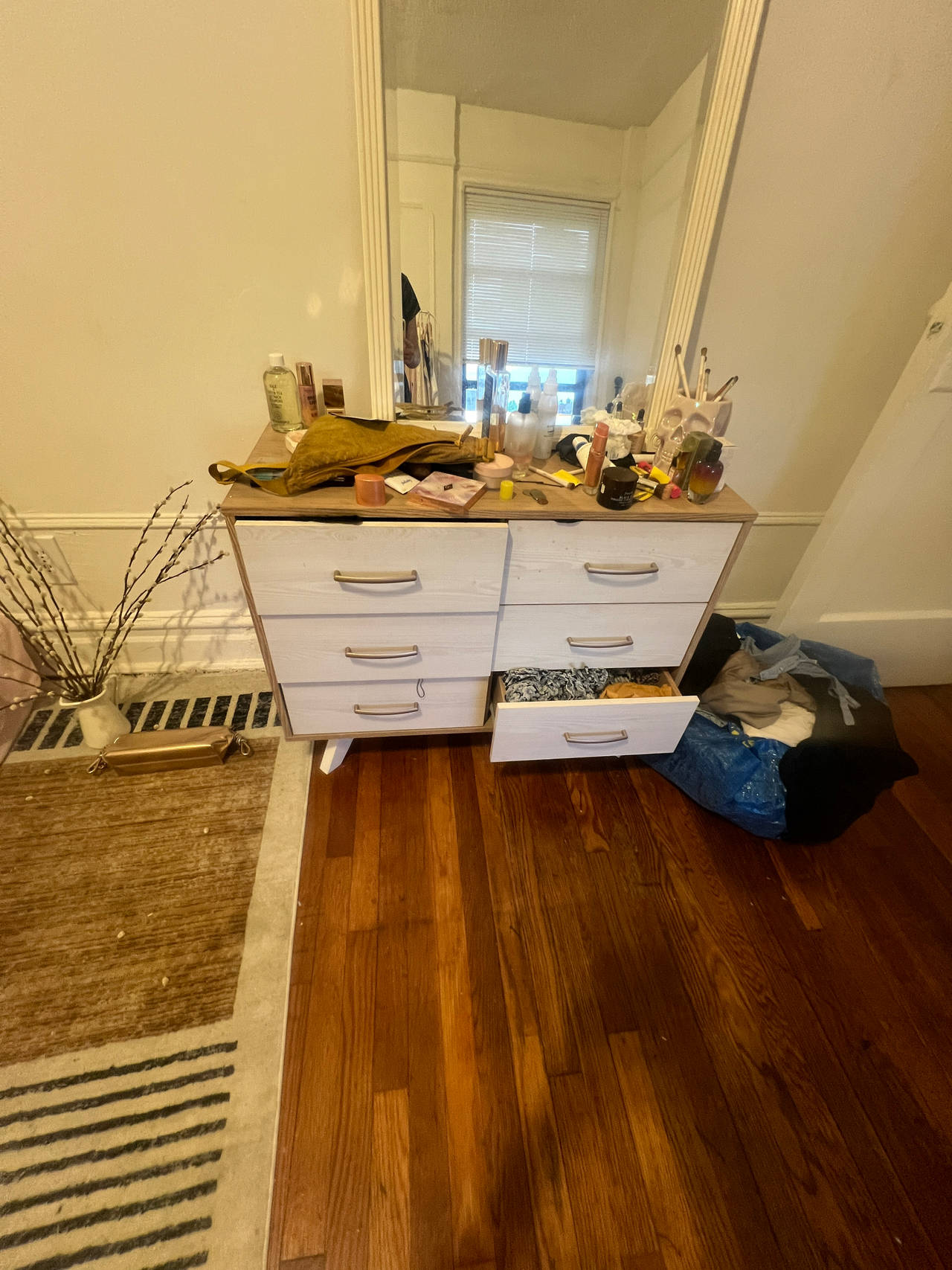 6-drawer dresser with mirror