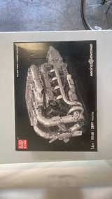 Mould King V12 Twin Turbo Engine Building Set - Image 2