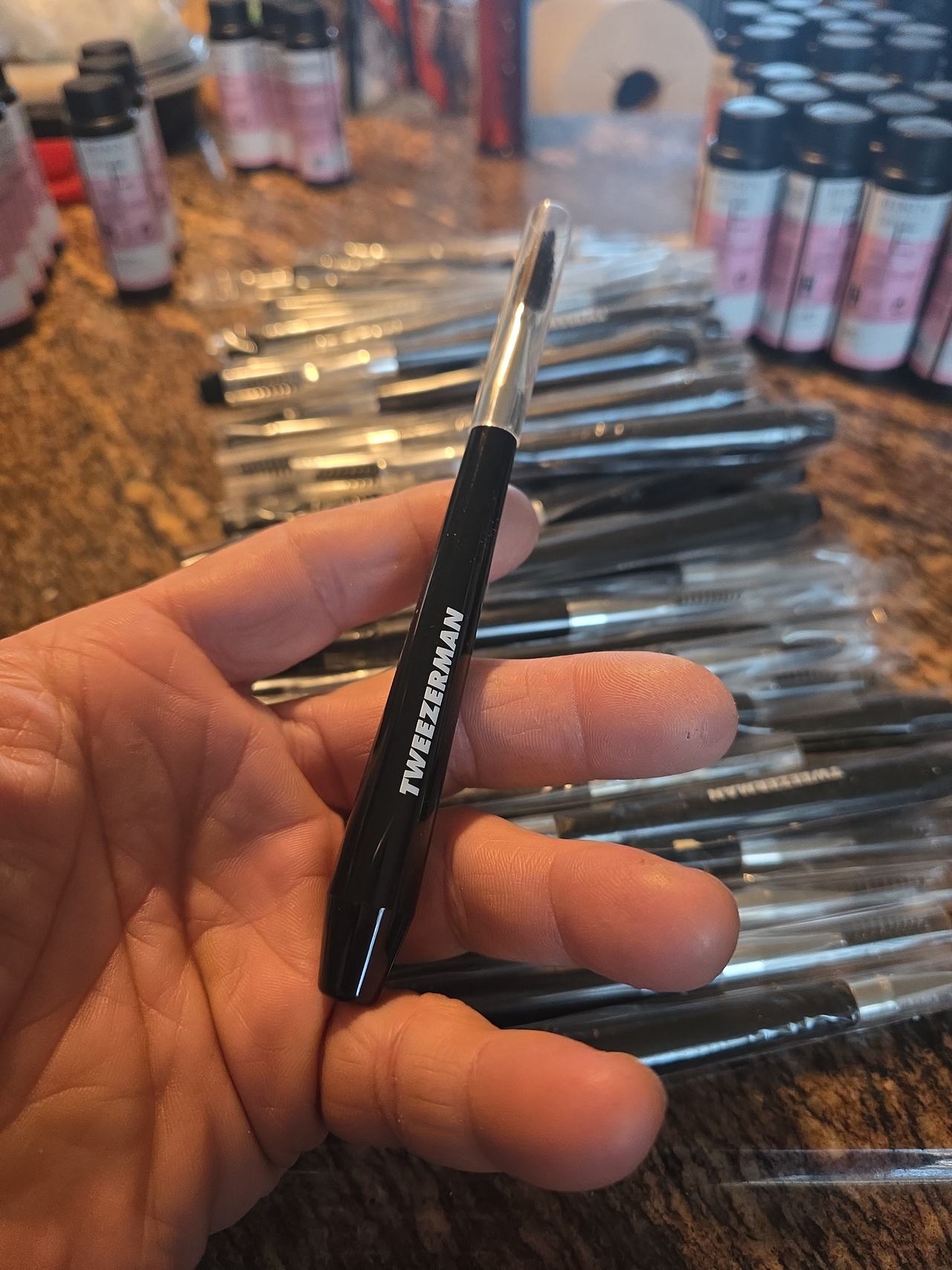91 pcs Tweezerman Brow & Lash Brush
