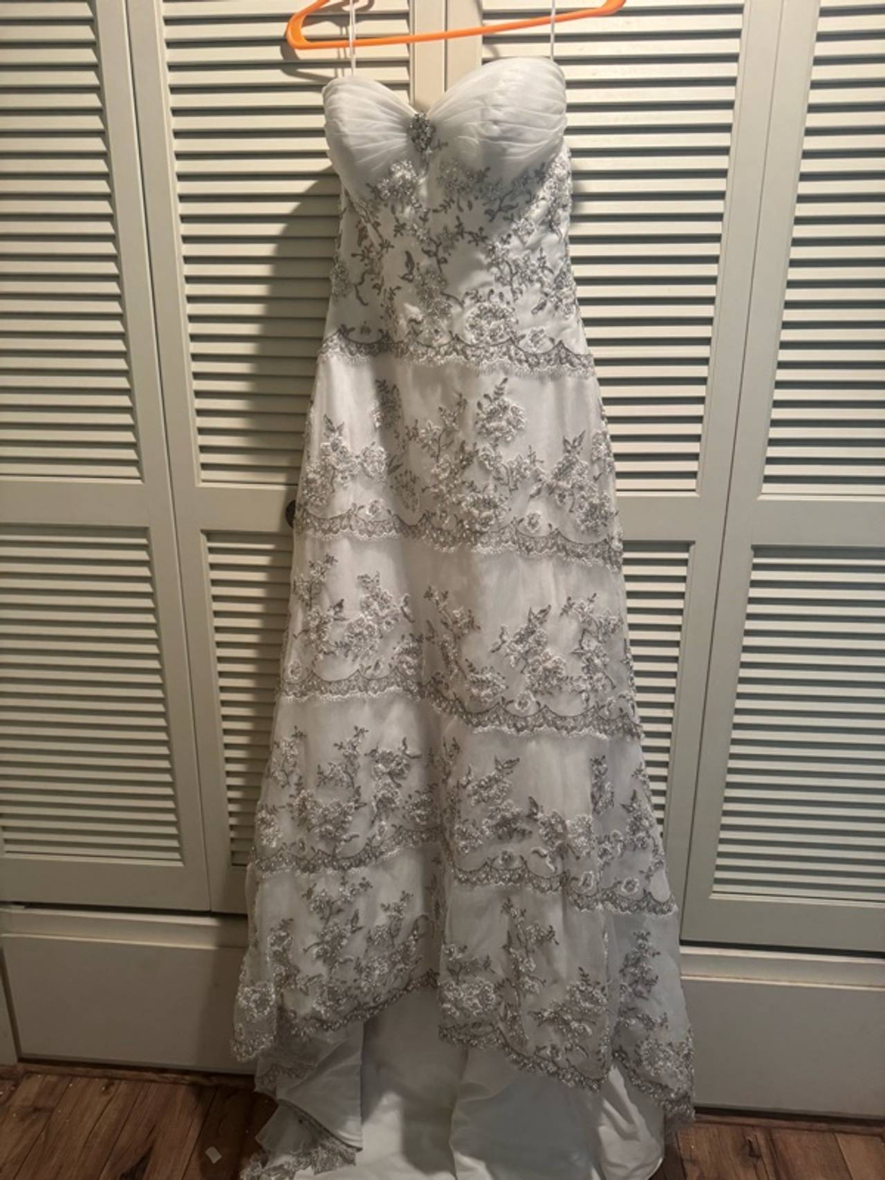 Bella Donna Ivory Strapless Beaded Mermaid Wedding Dress Size 2-4
