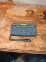 Travelon RFID Blocking Wristlet Wallet - Image 2