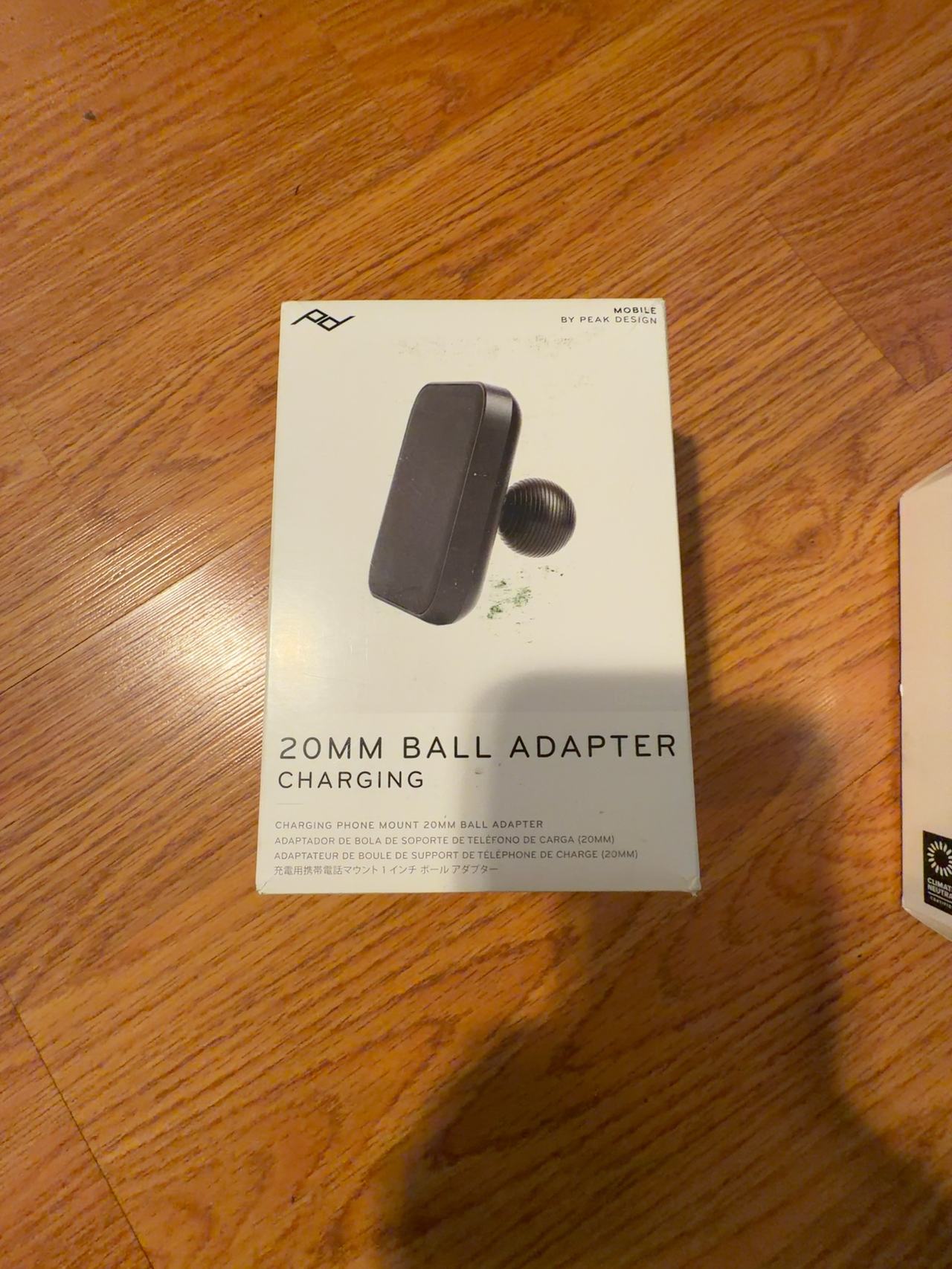 Peak Design Mobile 20mm Ball Adapter Qi2 Wireless Charger