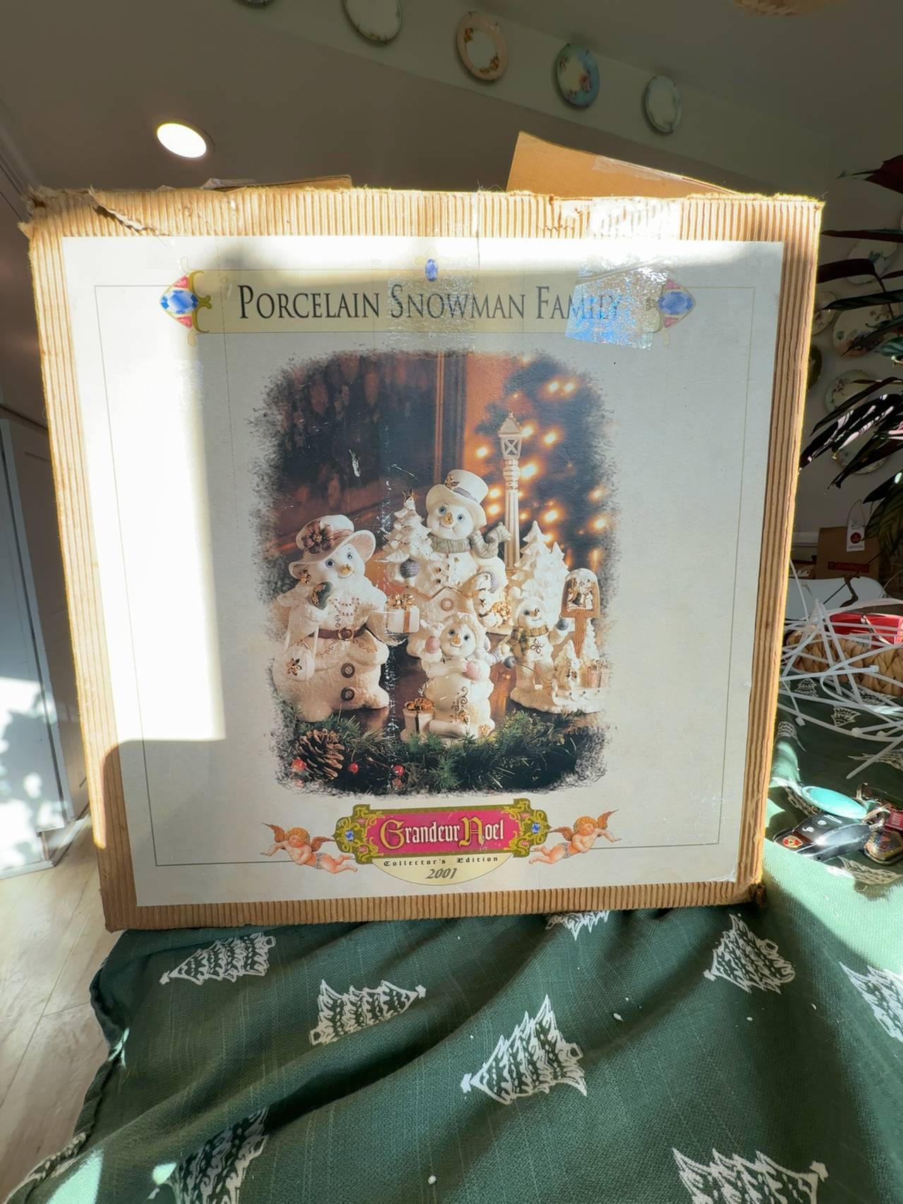 Grandeur Noel Porcelain Snowman Family 2001 Collectors Edition