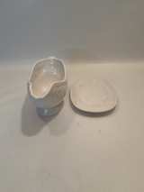 Vintage Courtyard White Ceramic Gravy Boat with Floral Pattern - Image 3