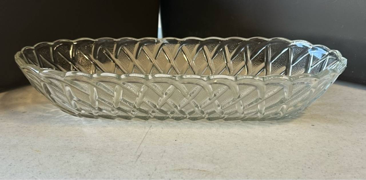 Indiana Glass Clear Pretzel Pattern Oval Celery Dish