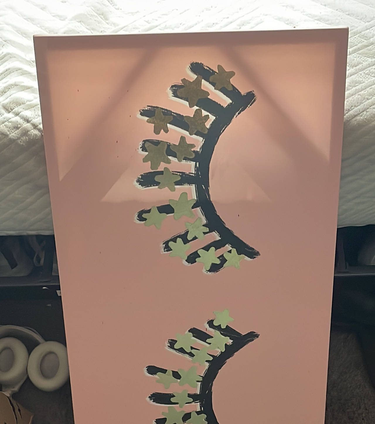 Pink Eyelash and Star Wall Decor