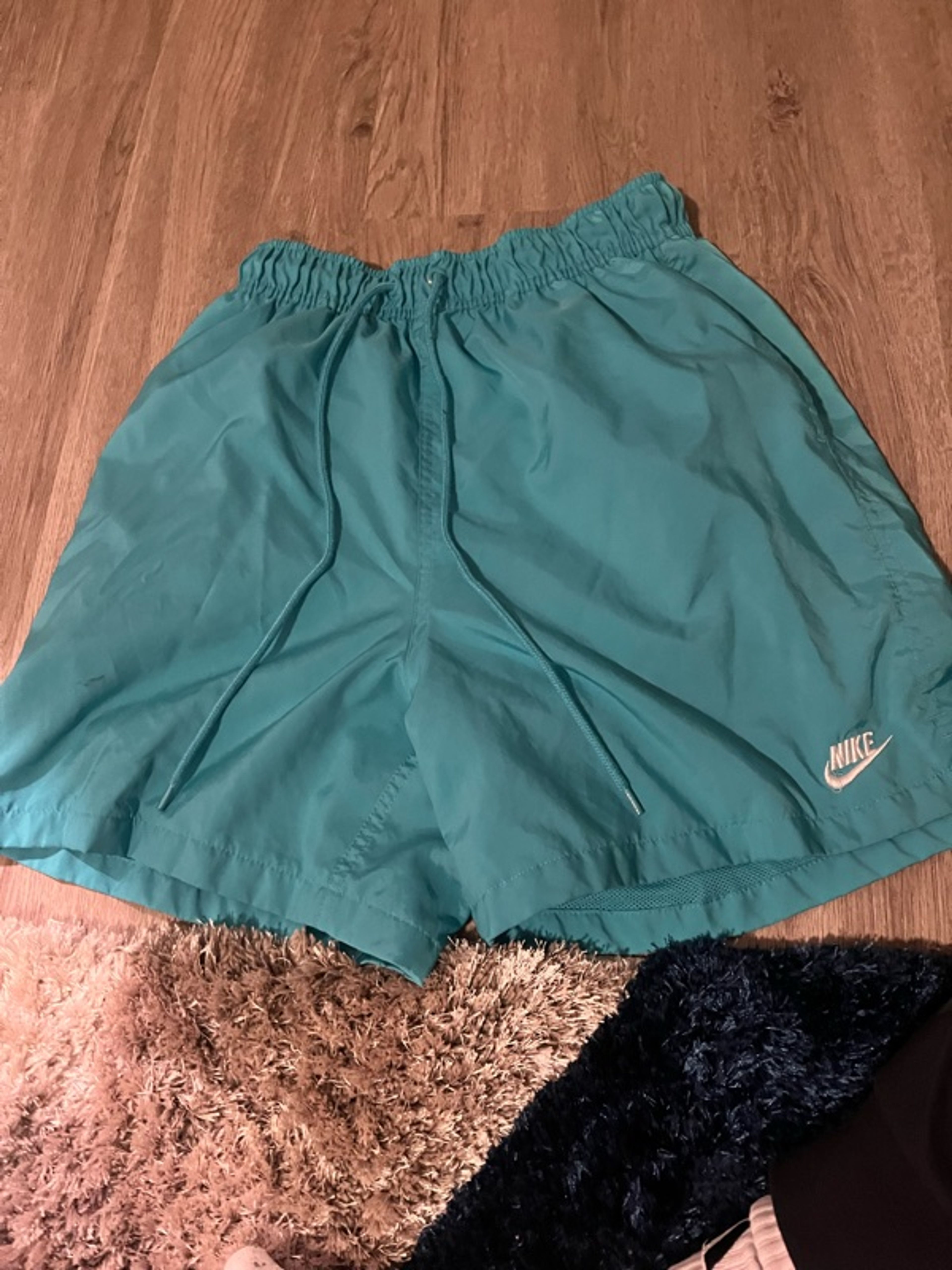 Nike Club Woven Flow Shorts Green