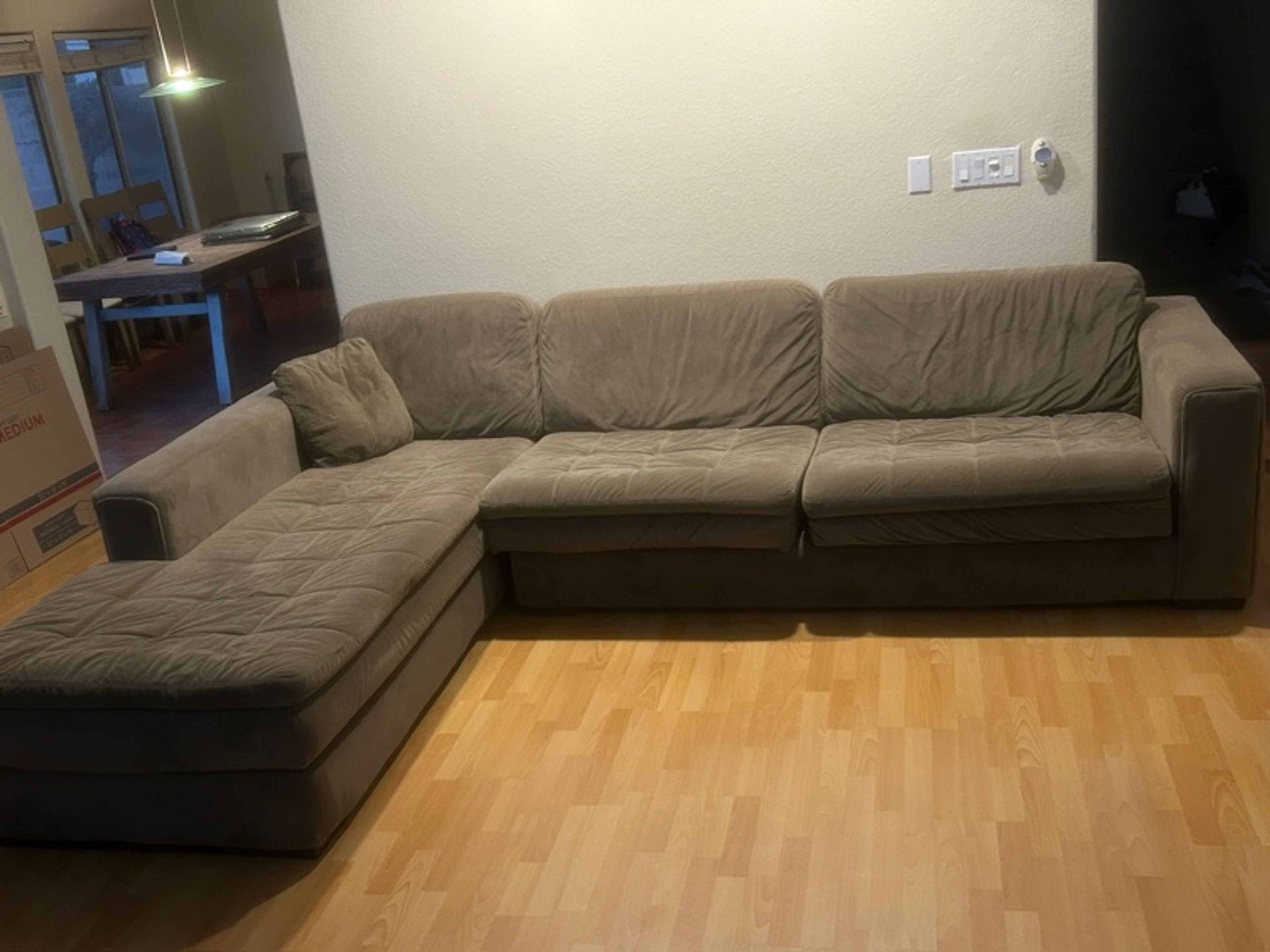 2-Piece Sectional Sofa (Very Comfy+Clean)