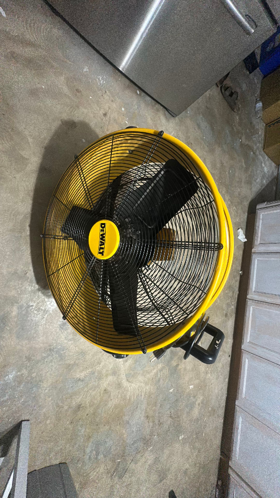 Dewalt 24-inch Yellow Drum Fan