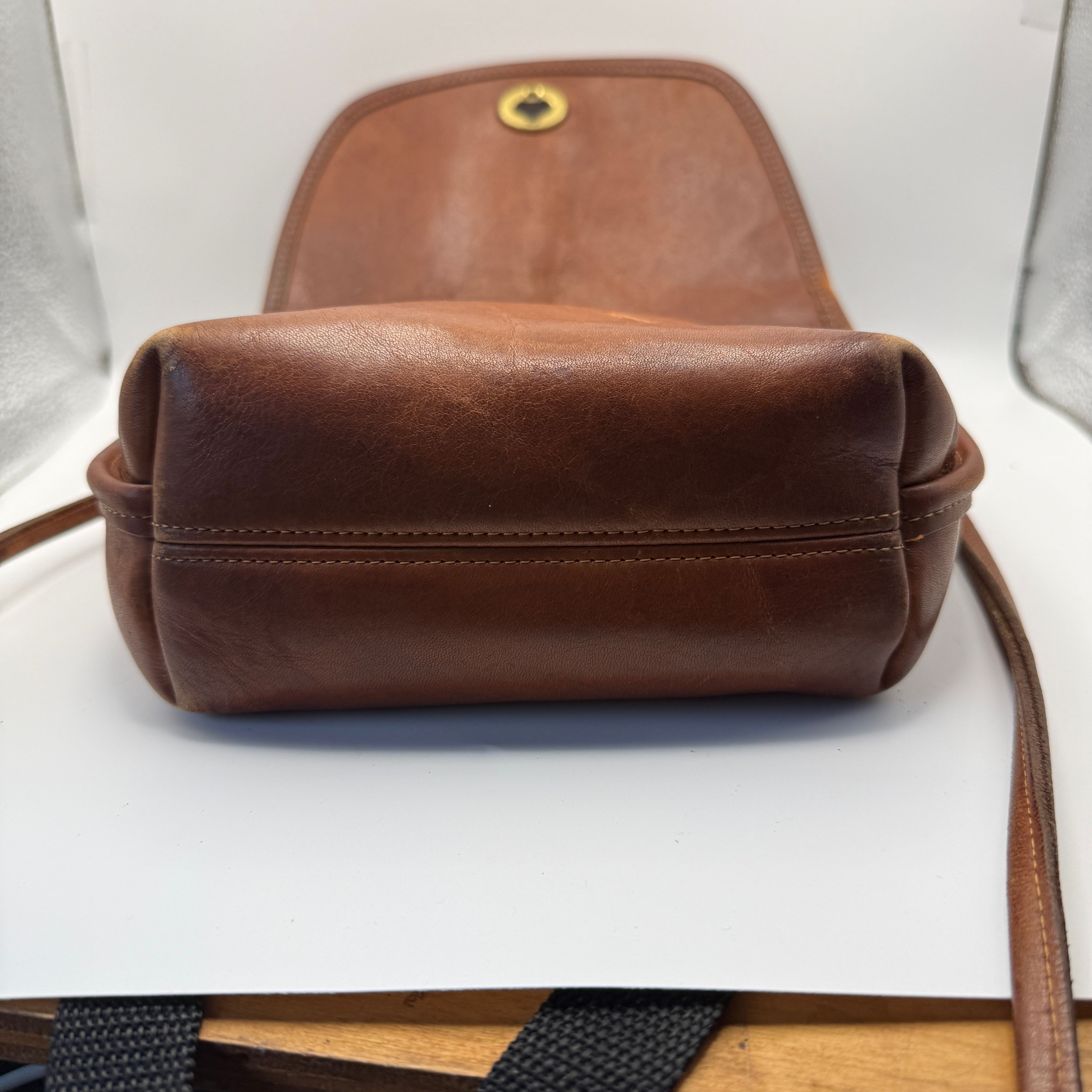 Coach Vintage Willis Bag 9927 - Image 9