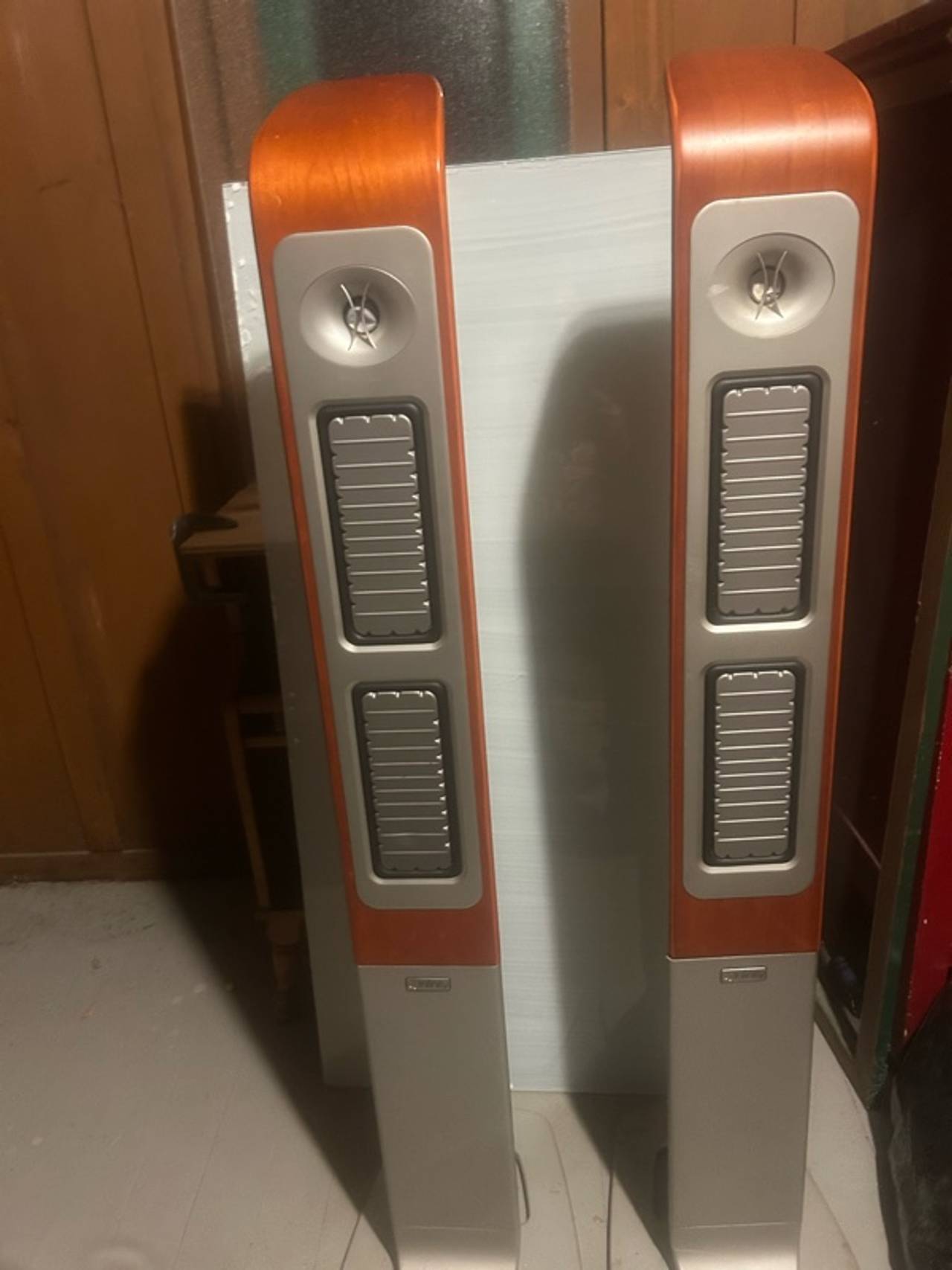Infinity Cascade 9 Cherry Floorstanding Speaker