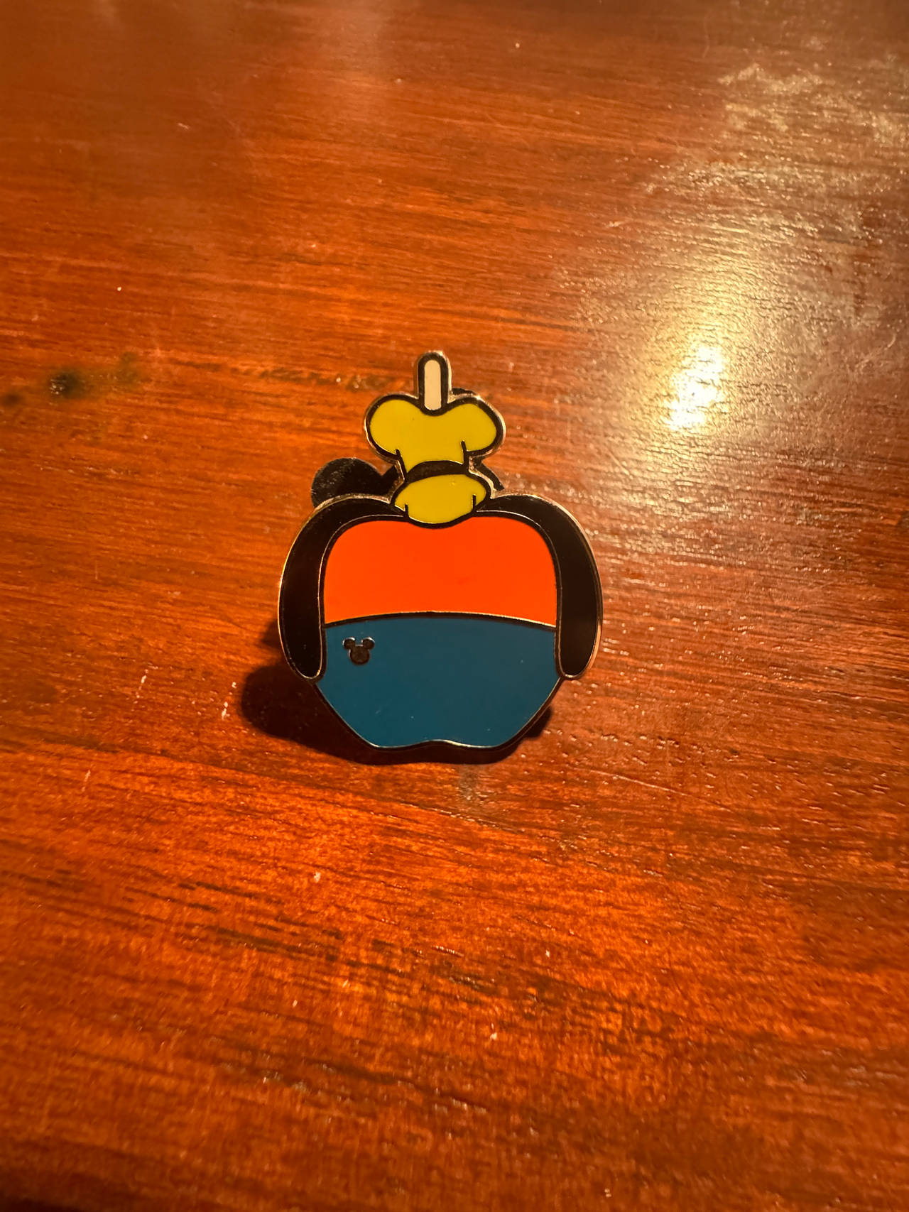 Disney Goofy Apple Pin