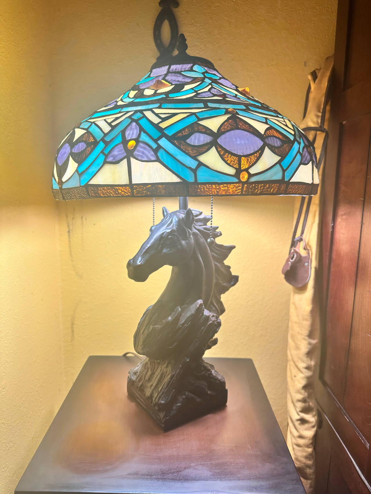Tiffany Style Stained Glass Horse Table Lamp