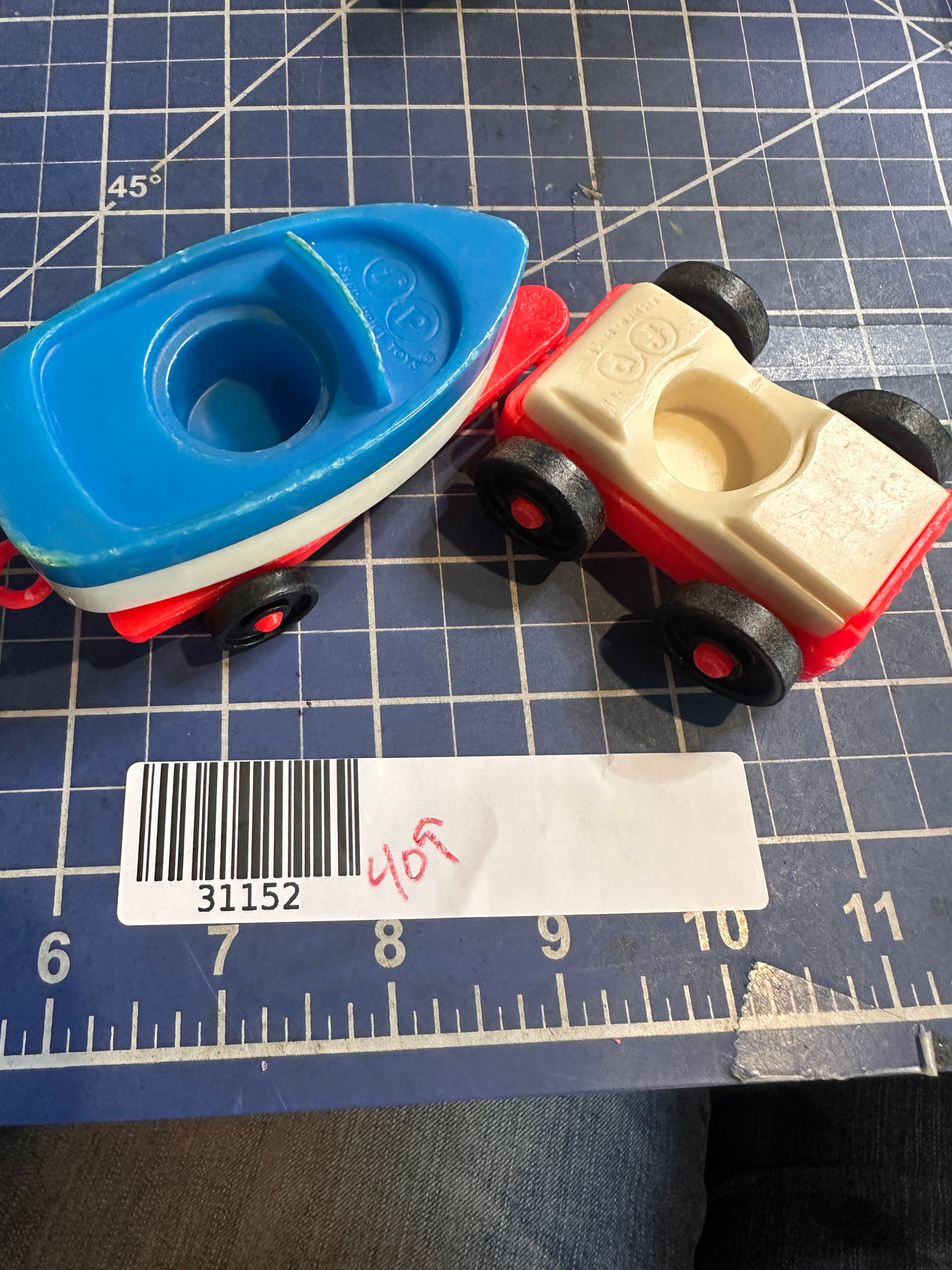 Fisher-Price Little People Vintage Boat Trailer and Car red white blue. 409
