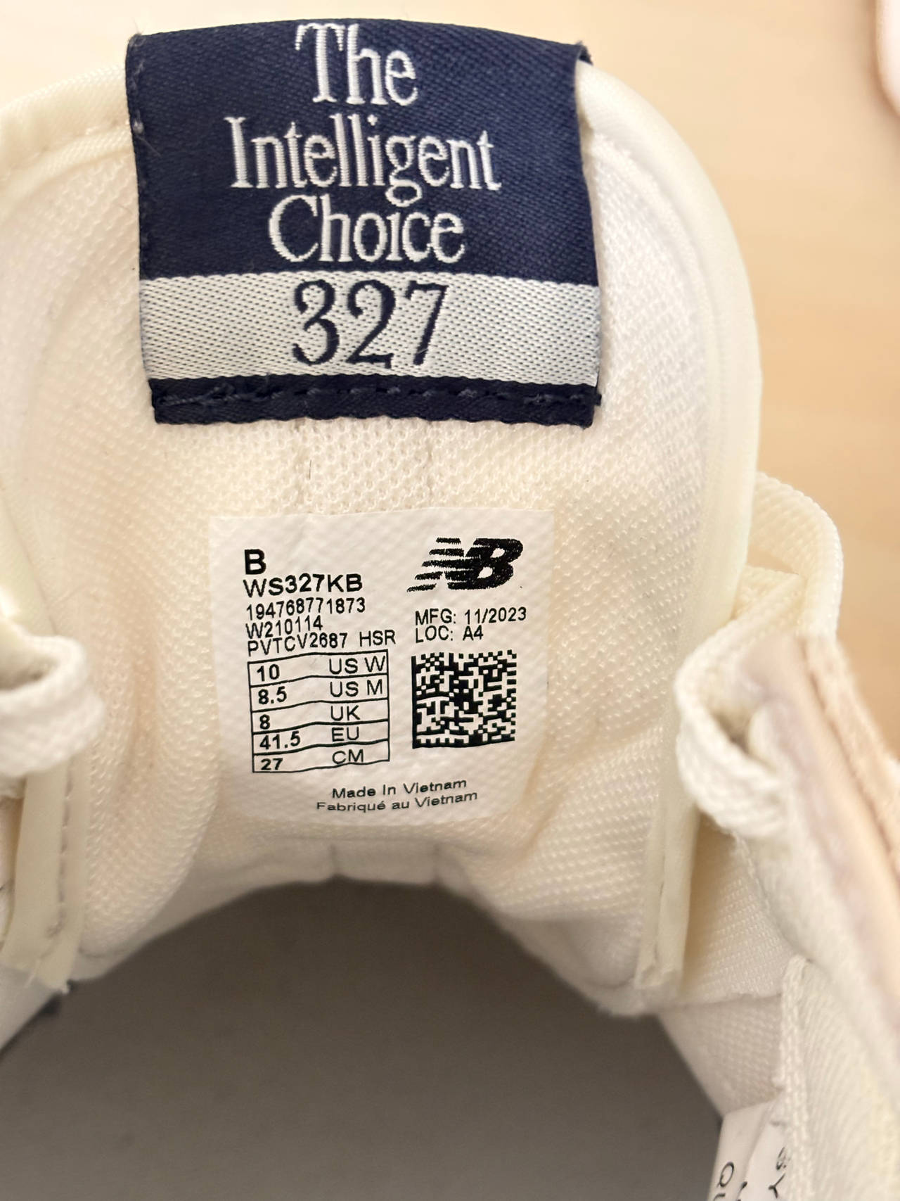 New Balance 327