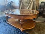 Vintage Oval Coffee Table with Scalloped Edge and Parquetry Inlay - Image 4