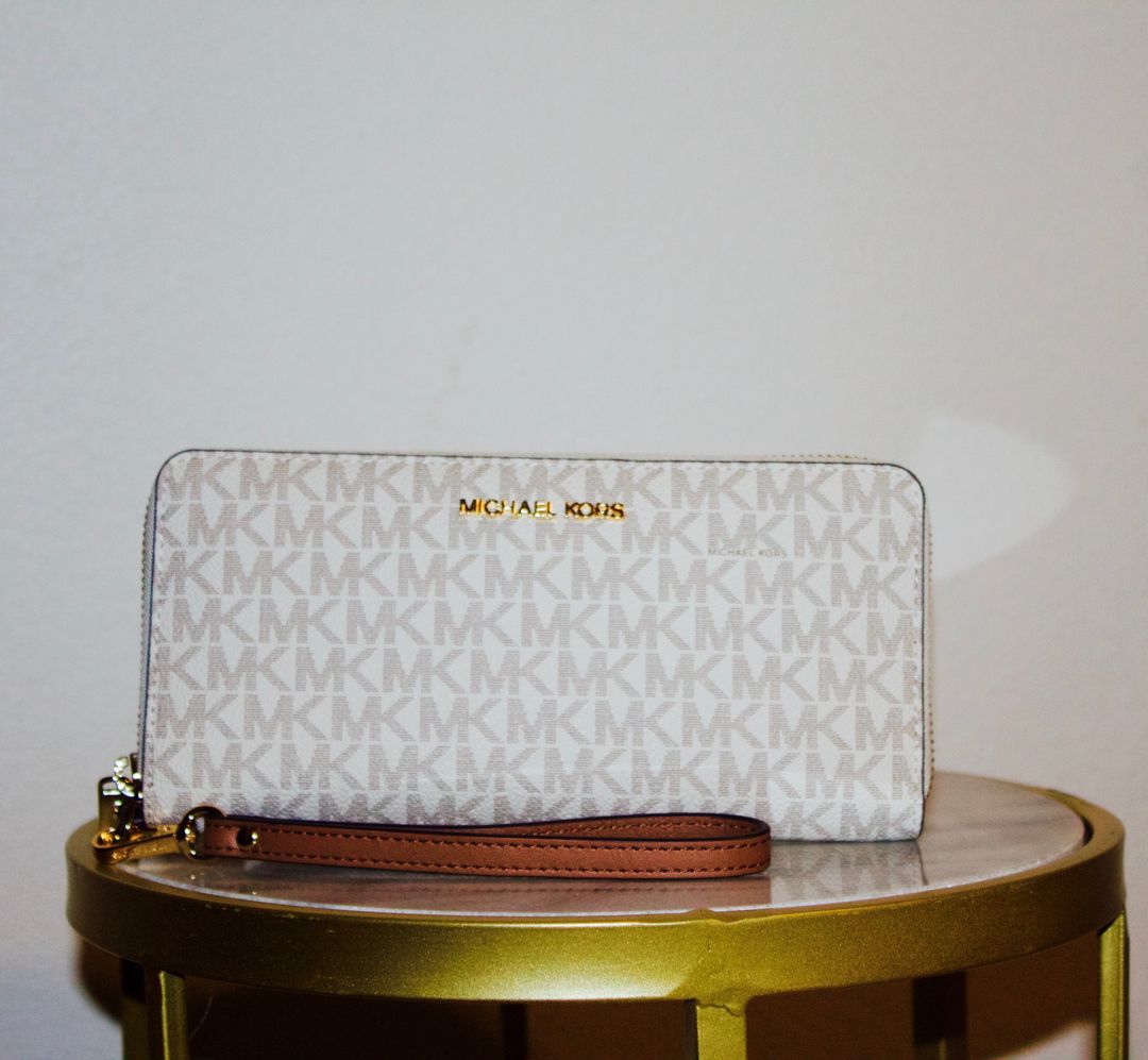 Michael Kors Jet Set Travel Continental Wristlet