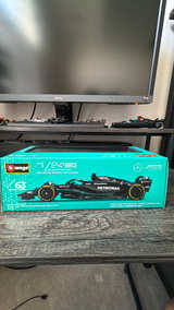 Bburago Mercedes-AMG Petronas F1 W14 E Performance 1:24 - Image 2