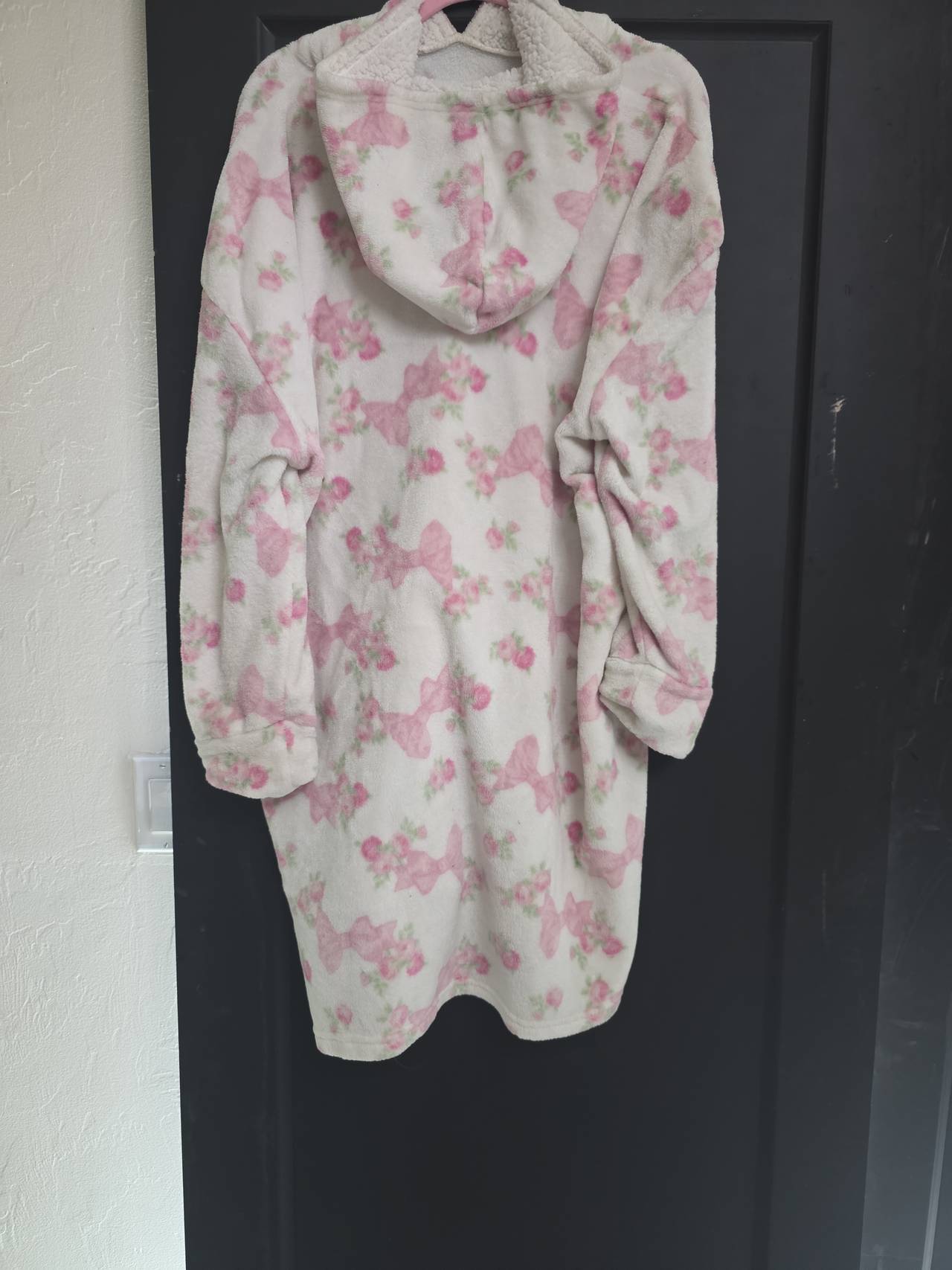 The Comfy Dream Oversized Hoodie Blanket Love Print